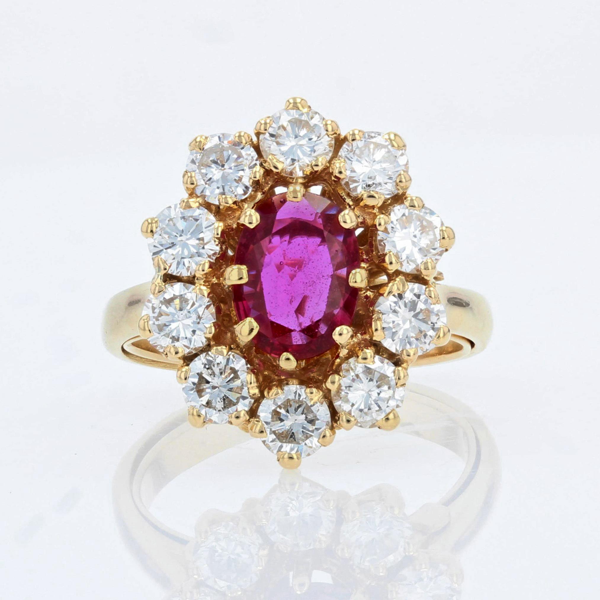 Modern 1.40 Carat Ruby Diamonds 18 Karat Yellow Gold Daisy Ring For Sale 7