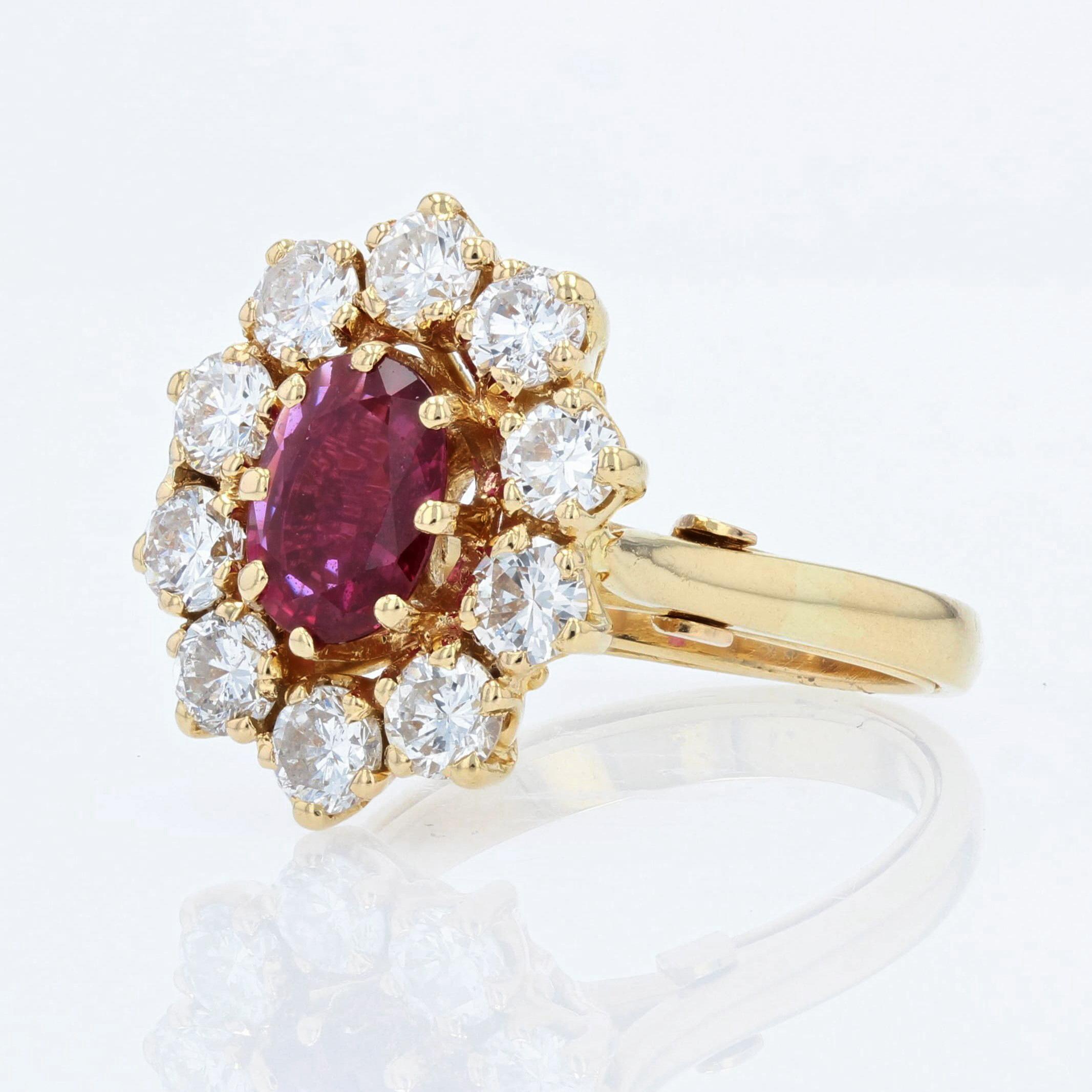 Oval Cut Modern 1.40 Carat Ruby Diamonds 18 Karat Yellow Gold Daisy Ring For Sale