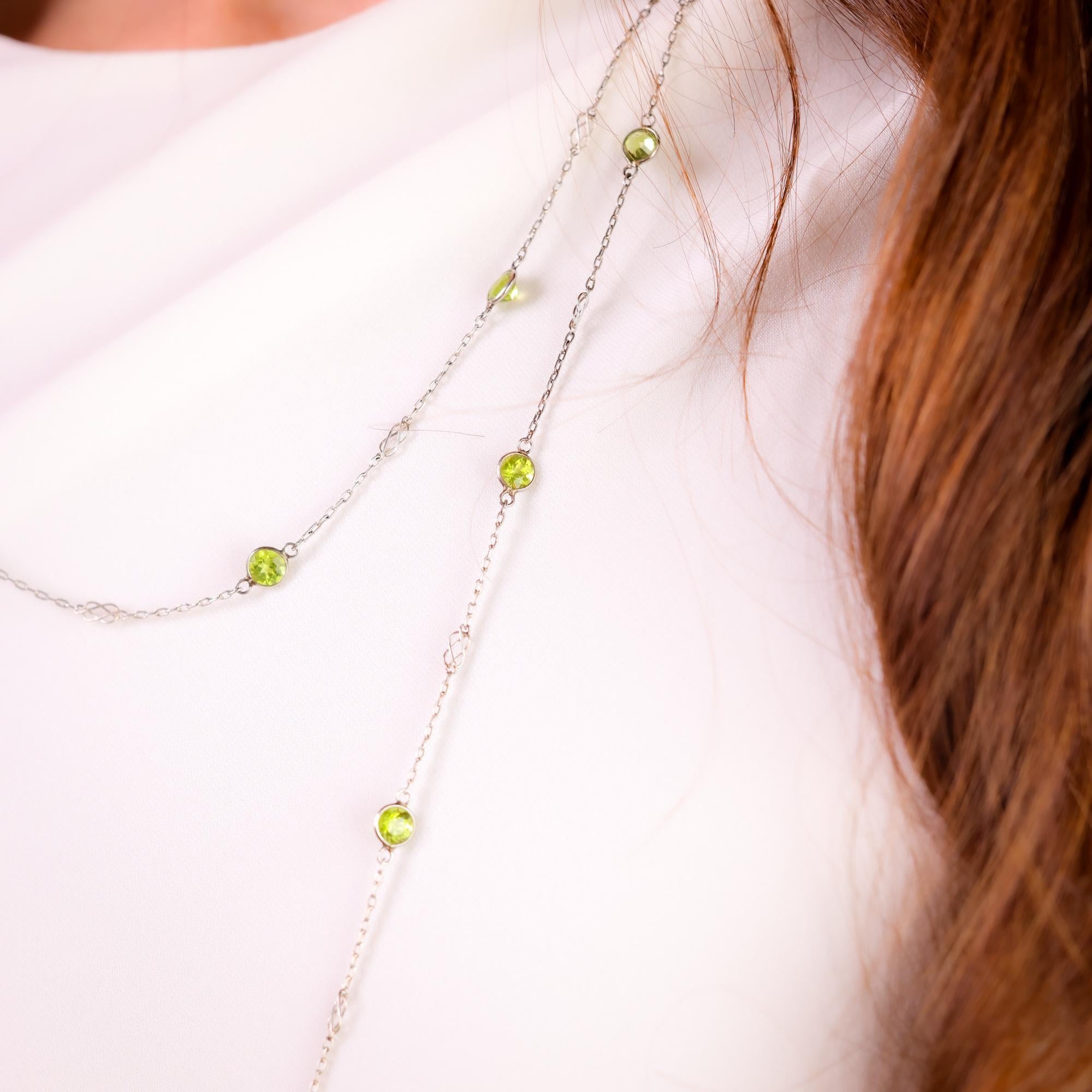 Brilliant Cut Modern 14.48 carat peridot platinum by the yard necklace For Sale