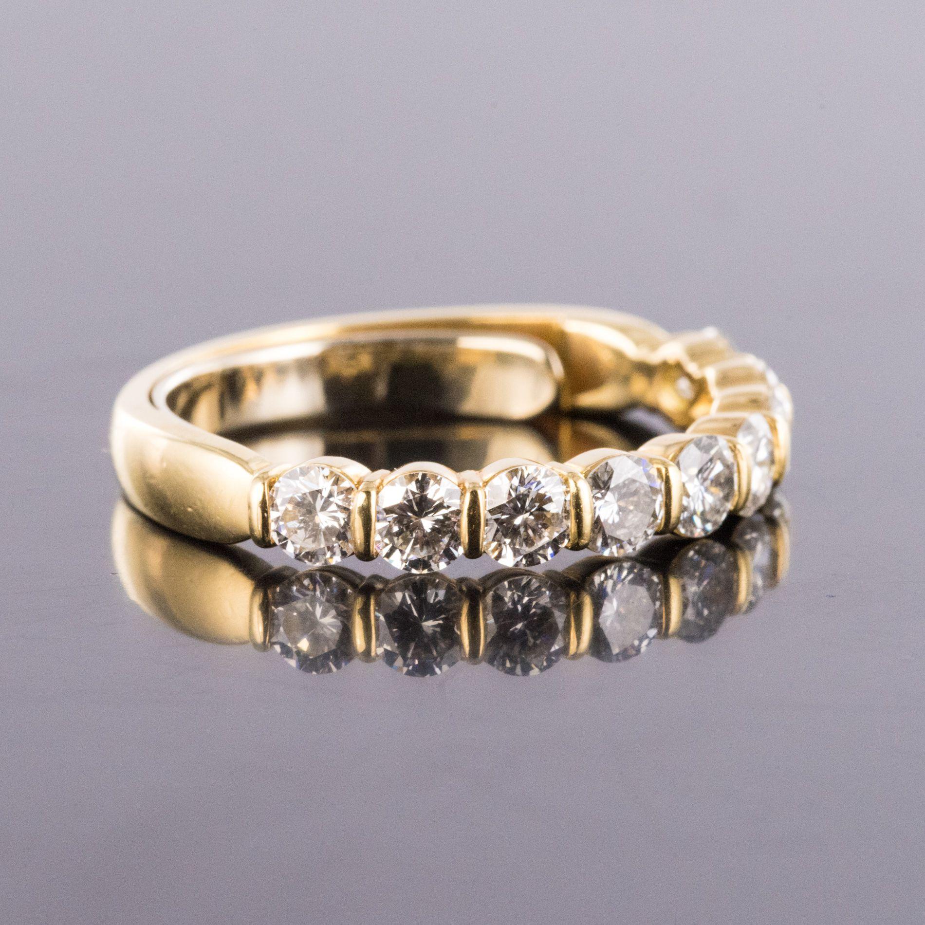 Modern 1.49 Carat Diamond 18 Karat Yellow Gold Wedding Band Ring 3