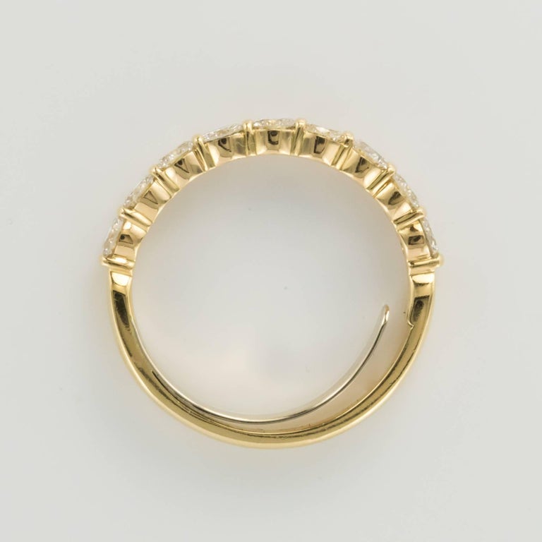 CW Signature 18K Yellow Gold 12 Stone Diamond Band R01664