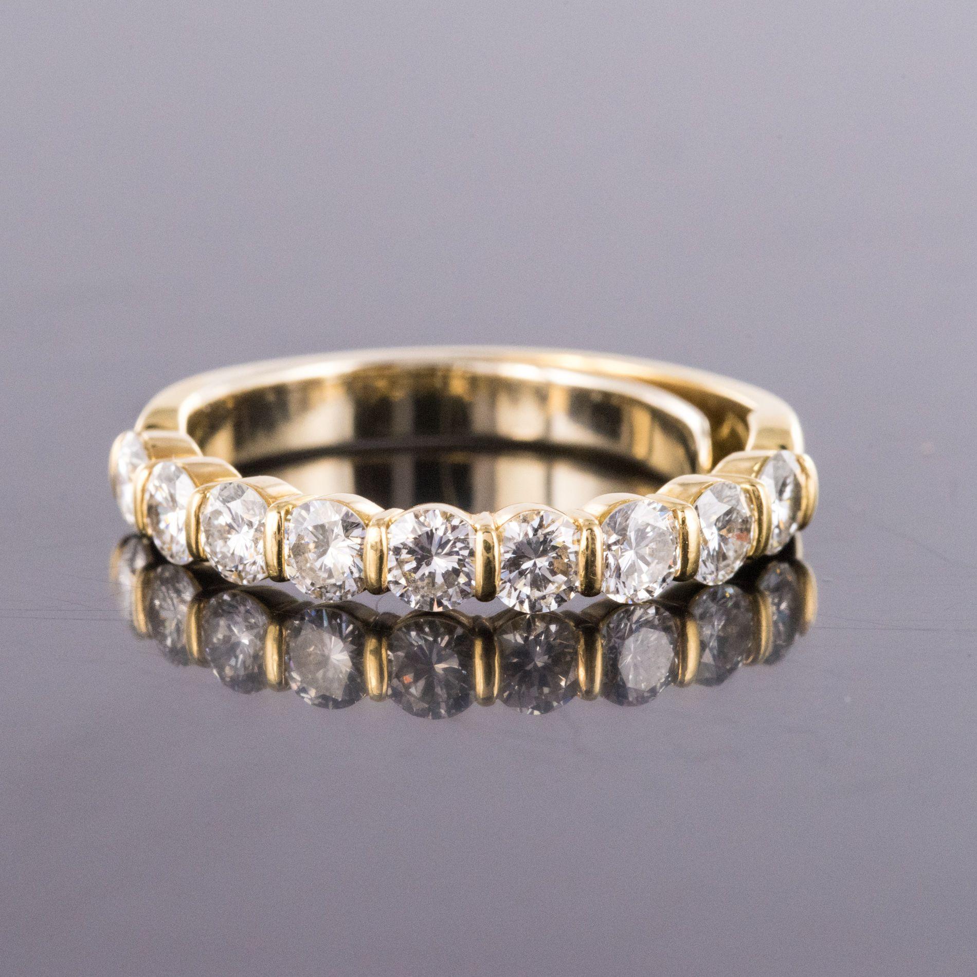 Modern 1.49 Carat Diamond 18 Karat Yellow Gold Wedding Band Ring 1