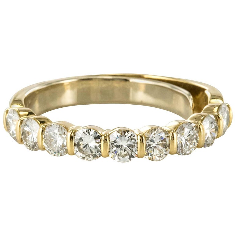 Modern 1.49 Carat Diamond 18 Karat Yellow Gold Wedding