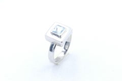 Modern 14ct White Gold Blue Topaz Dress Ring