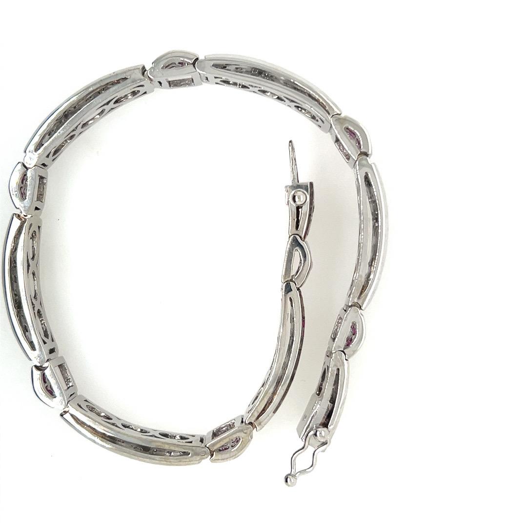 Moderne Bracelet long moderne en or blanc 14 carats avec diamants naturels de 10 carats et rubis de 8,5 pouces en vente
