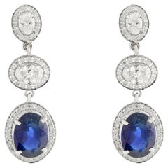 Pendientes colgantes modernos de zafiro azul y diamantes en oro blanco de 14k para el Día de la Madre
