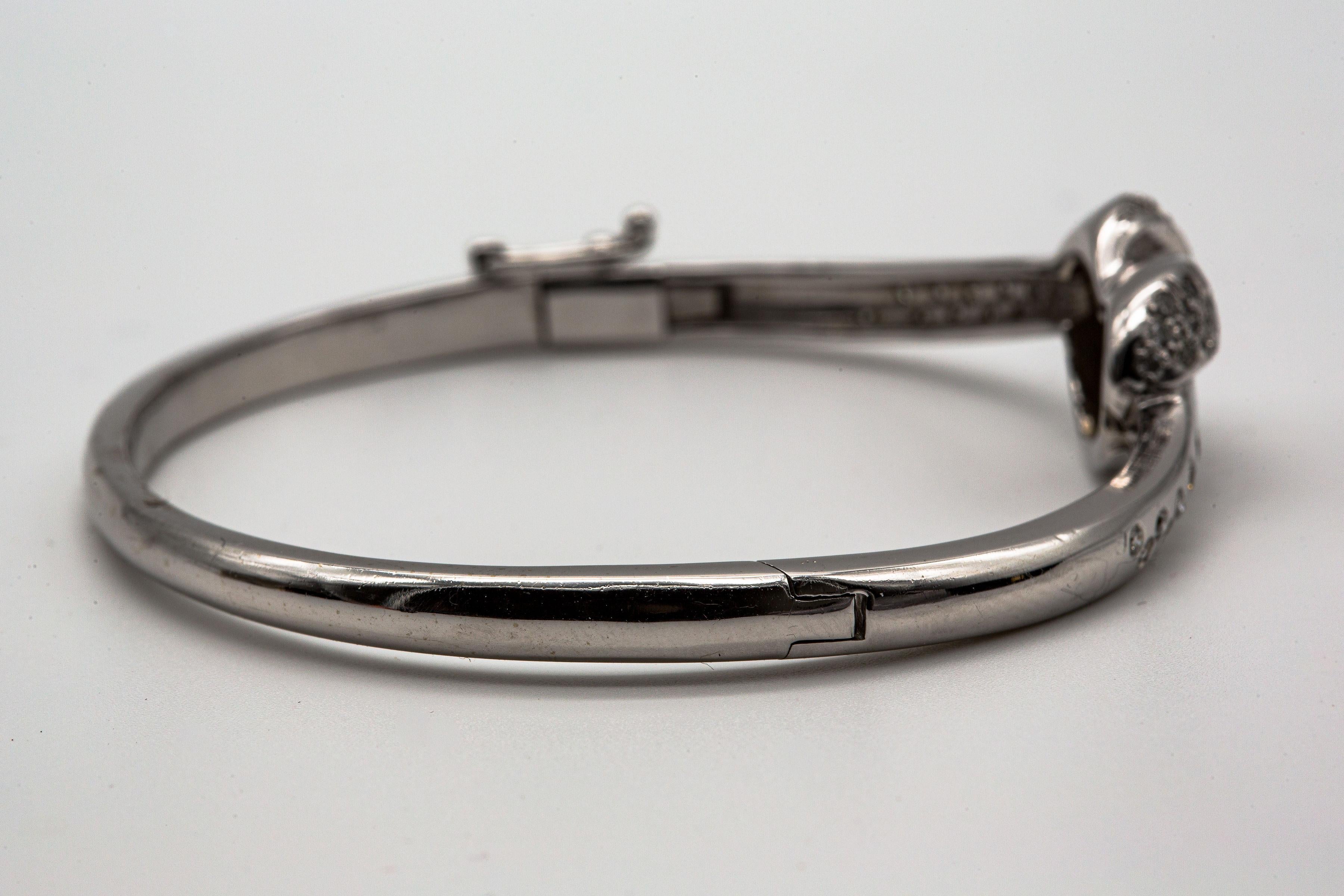 Bracciale moderno con nodo di diamanti in oro bianco 14k in vendita 3