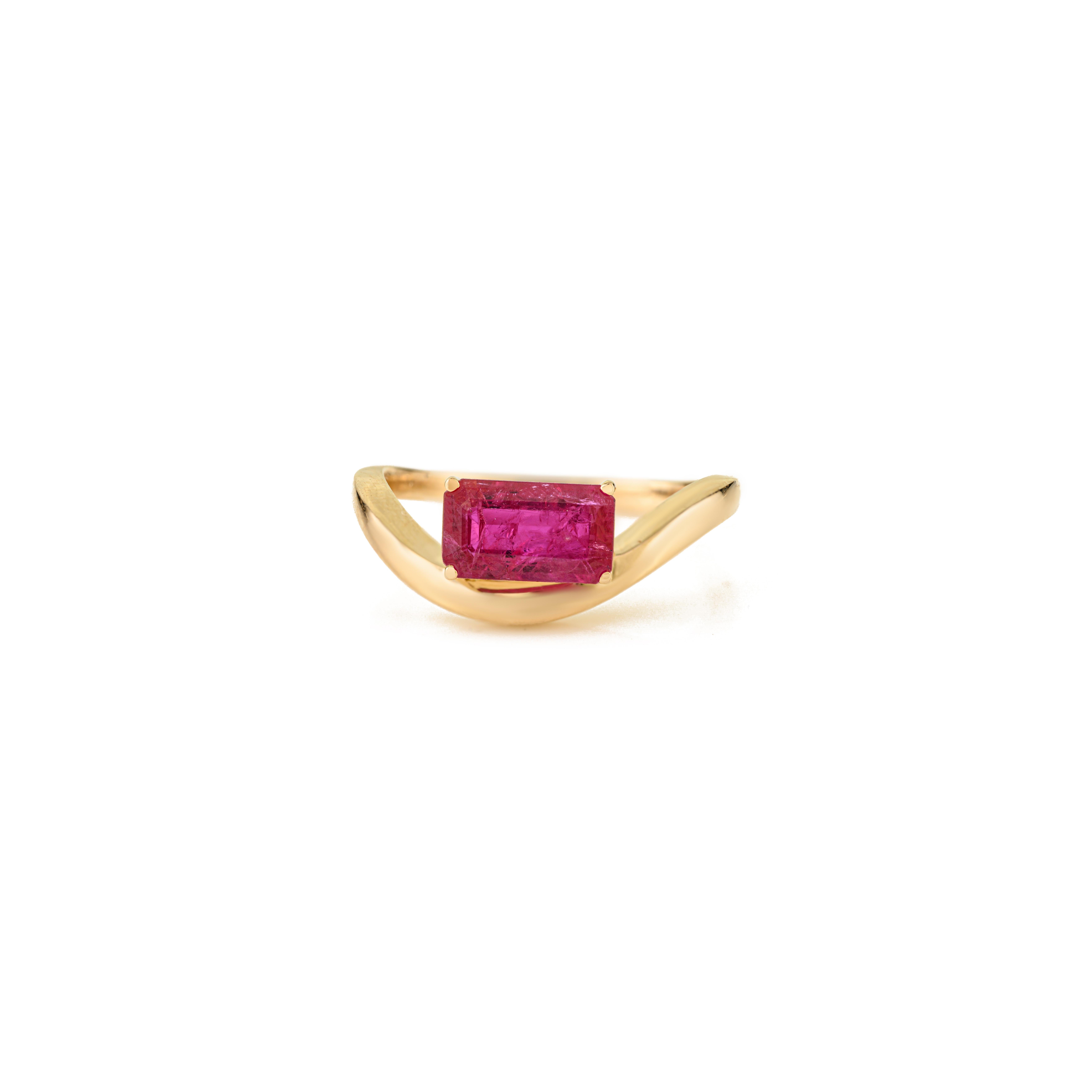 En vente :  Bague moderne en or jaune 14 carats 1,21 ct Rubis taille émeraude Wave Cadeau élégant pour les femmes 7