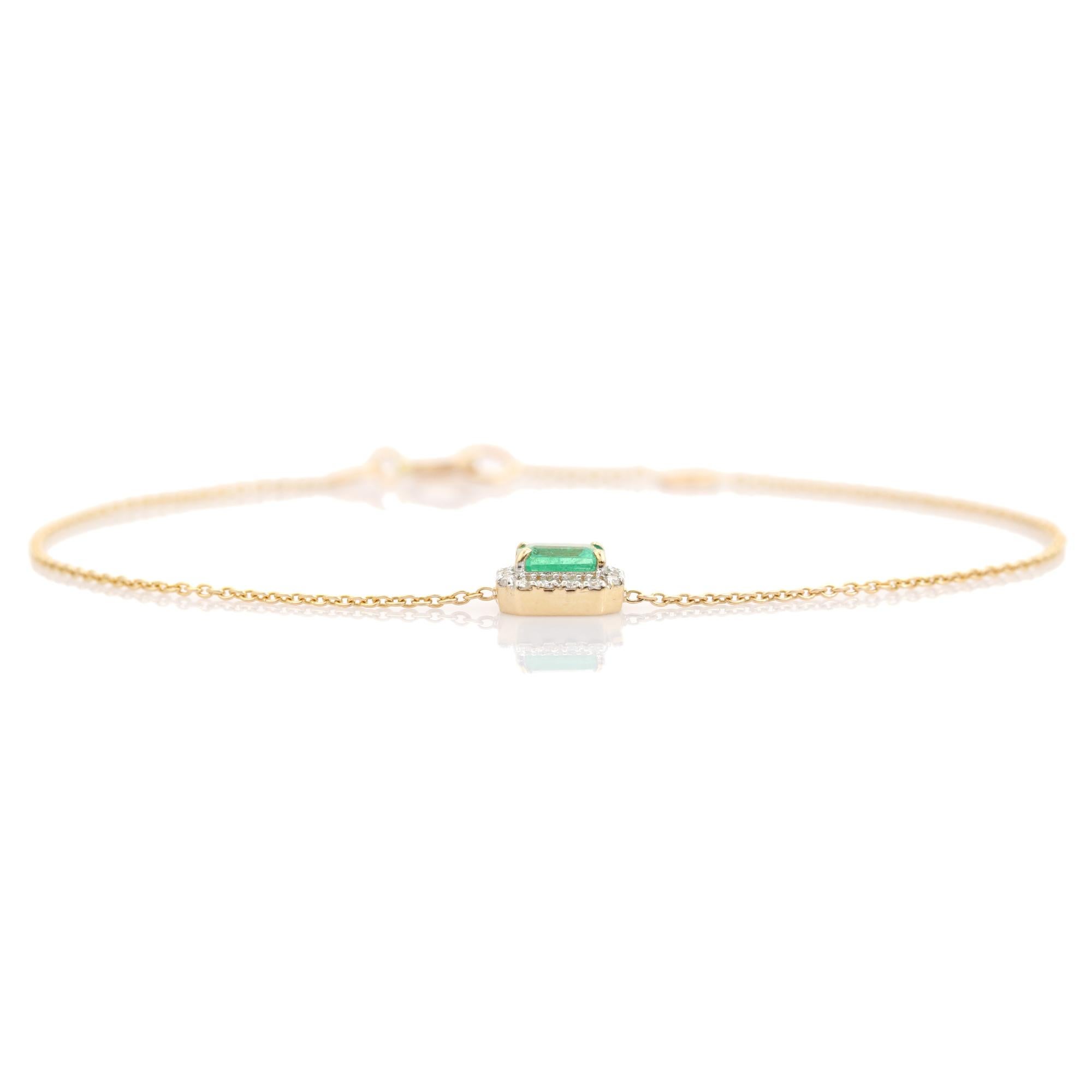 Bracelet moderne en or jaune 14K avec émeraude et diamant en halo Pour femmes en vente