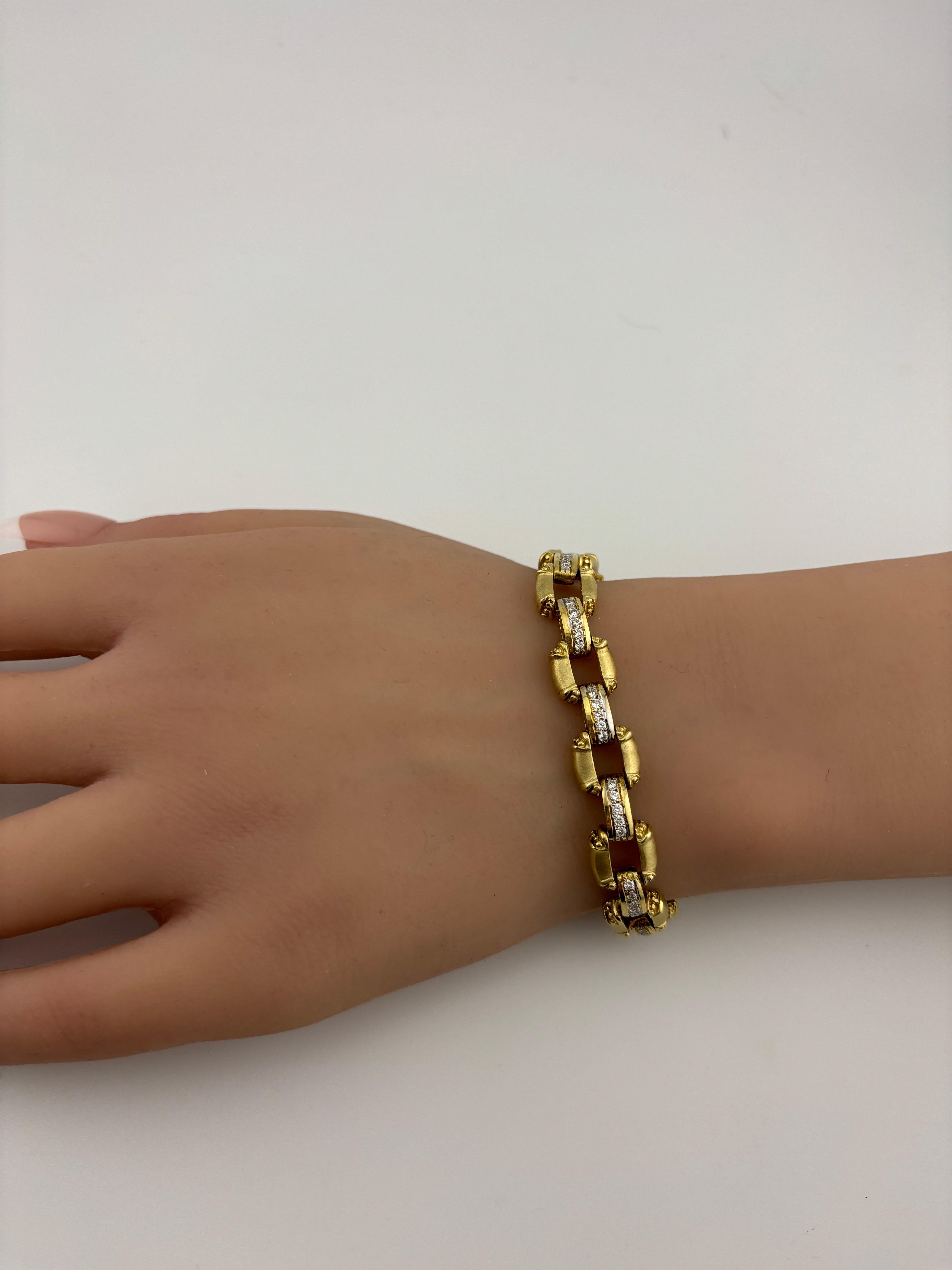 Modern 14k Yellow Gold Diamond Link Bracelet For Sale 7