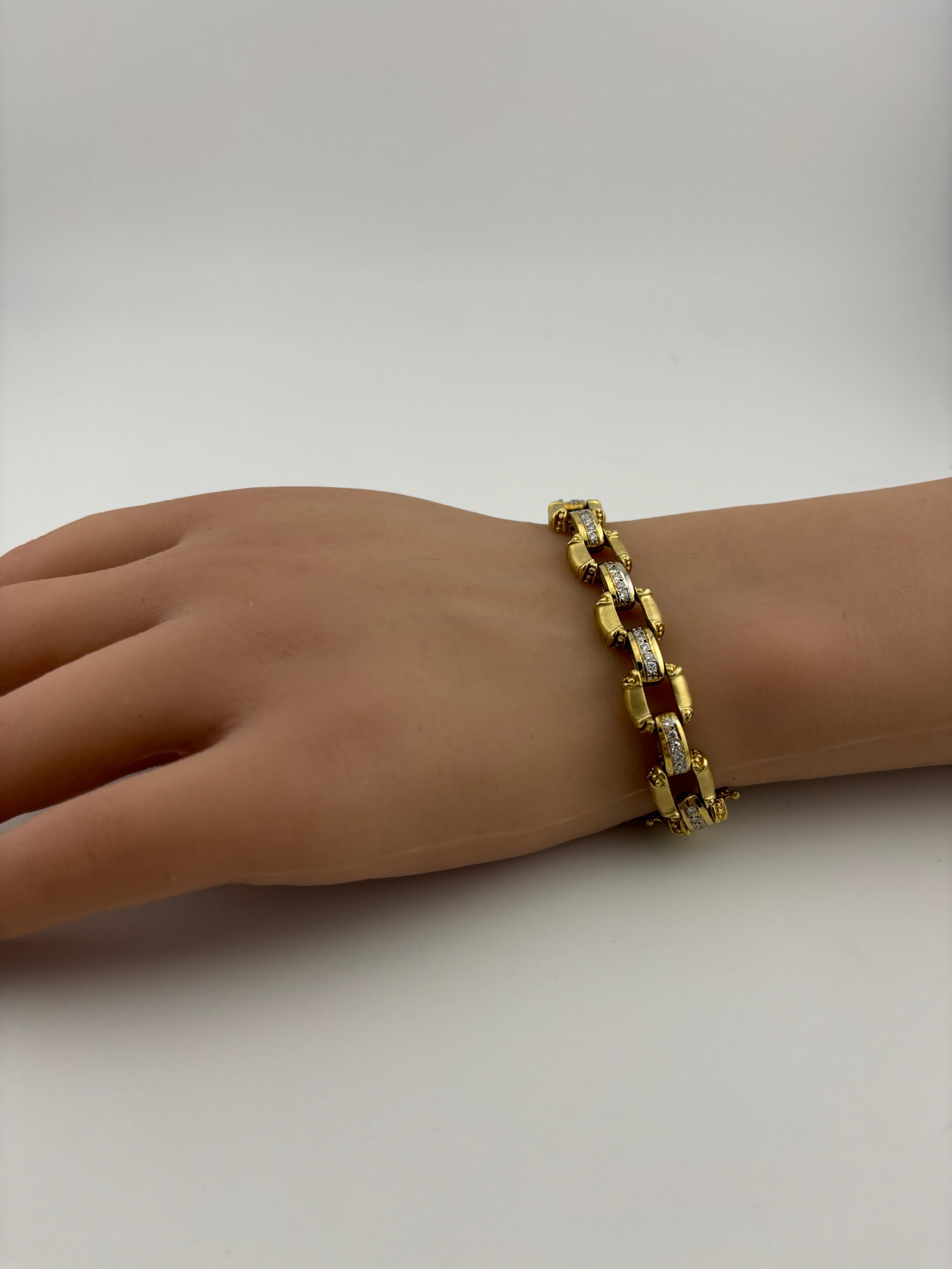 Modern 14k Yellow Gold Diamond Link Bracelet For Sale 8
