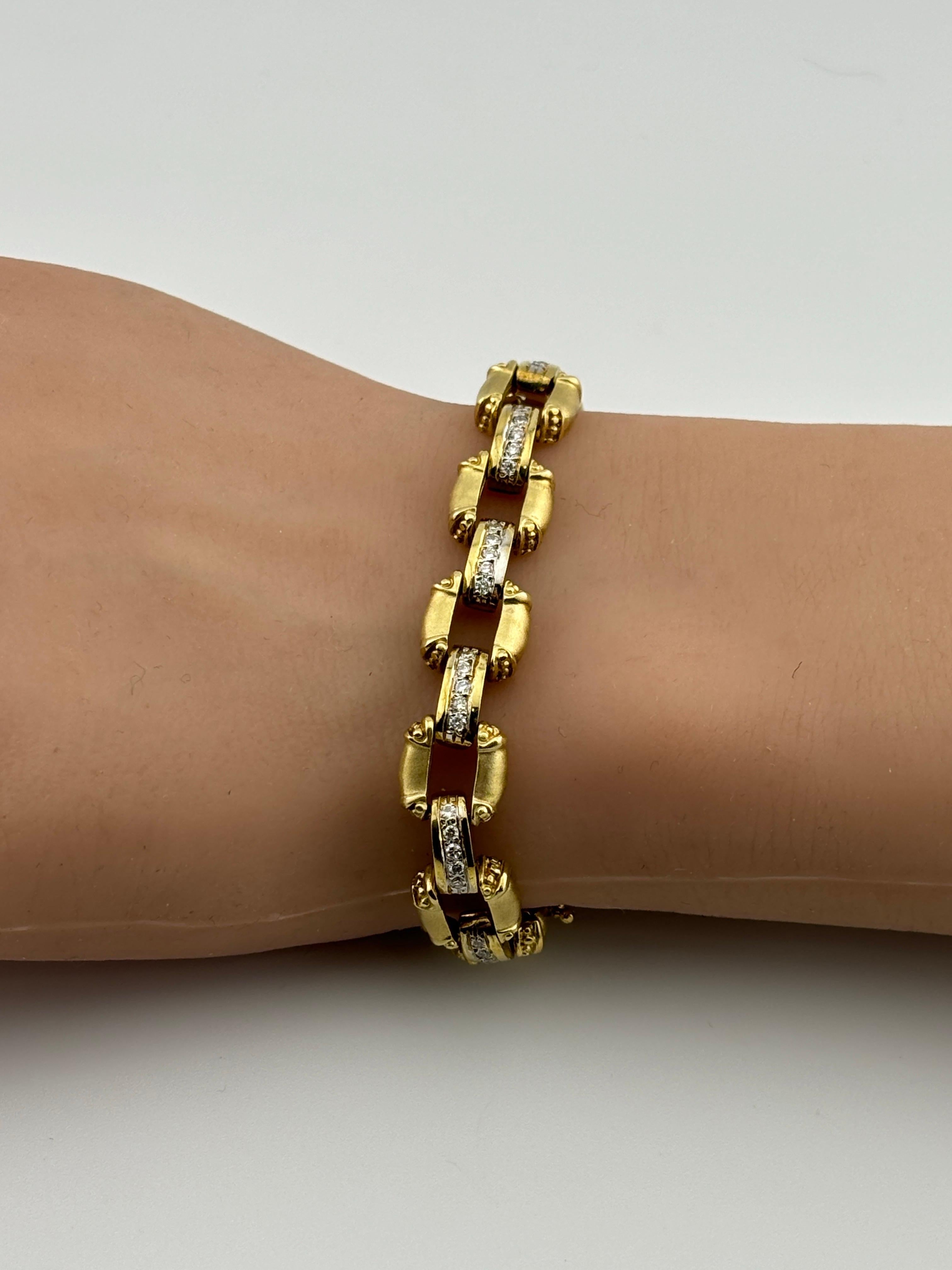 Modern 14k Yellow Gold Diamond Link Bracelet For Sale 9