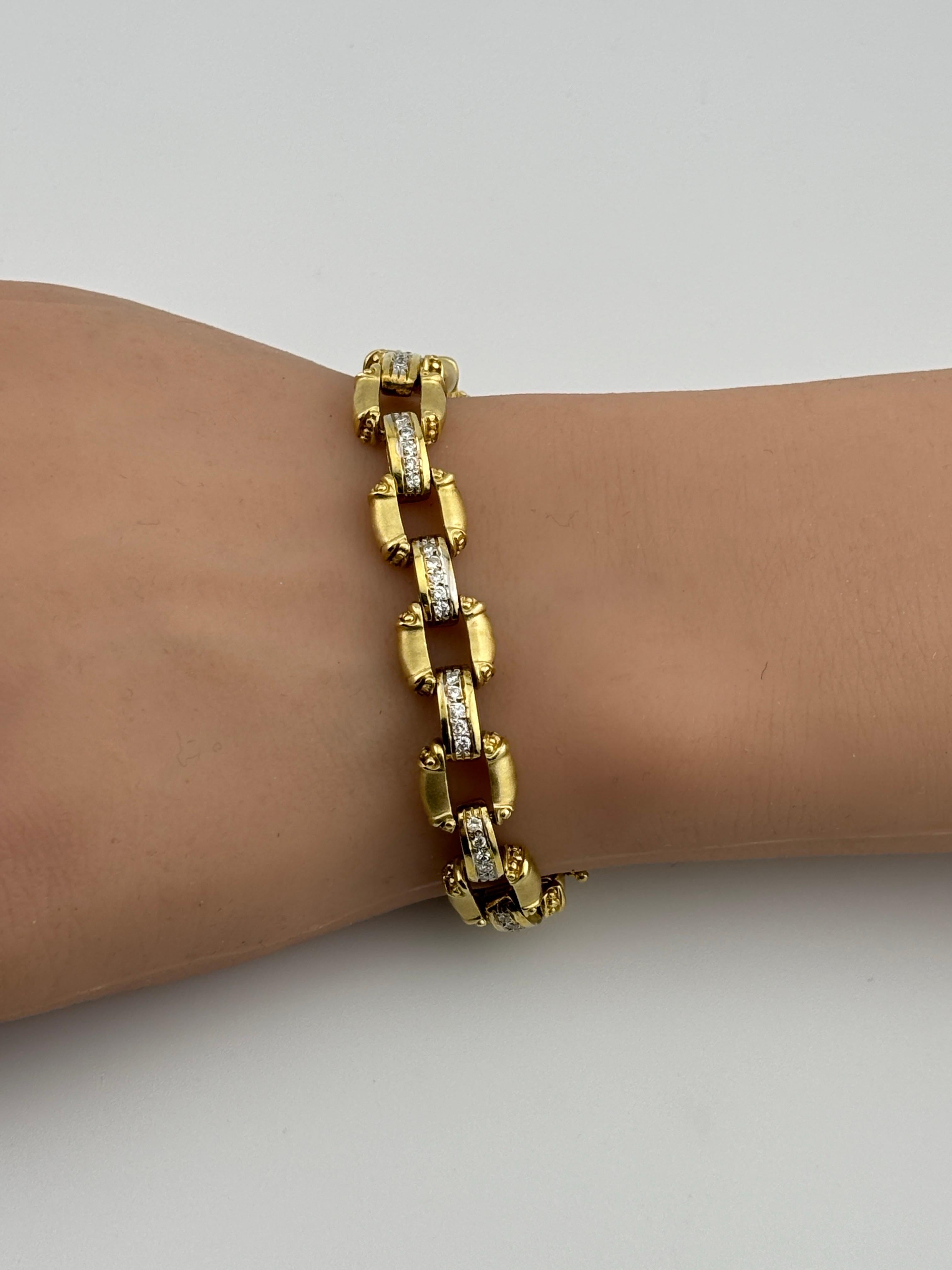 Modern 14k Yellow Gold Diamond Link Bracelet For Sale 10