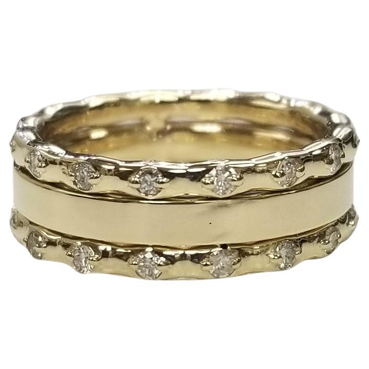 Anillo moderno de diamantes de oro amarillo de 14k