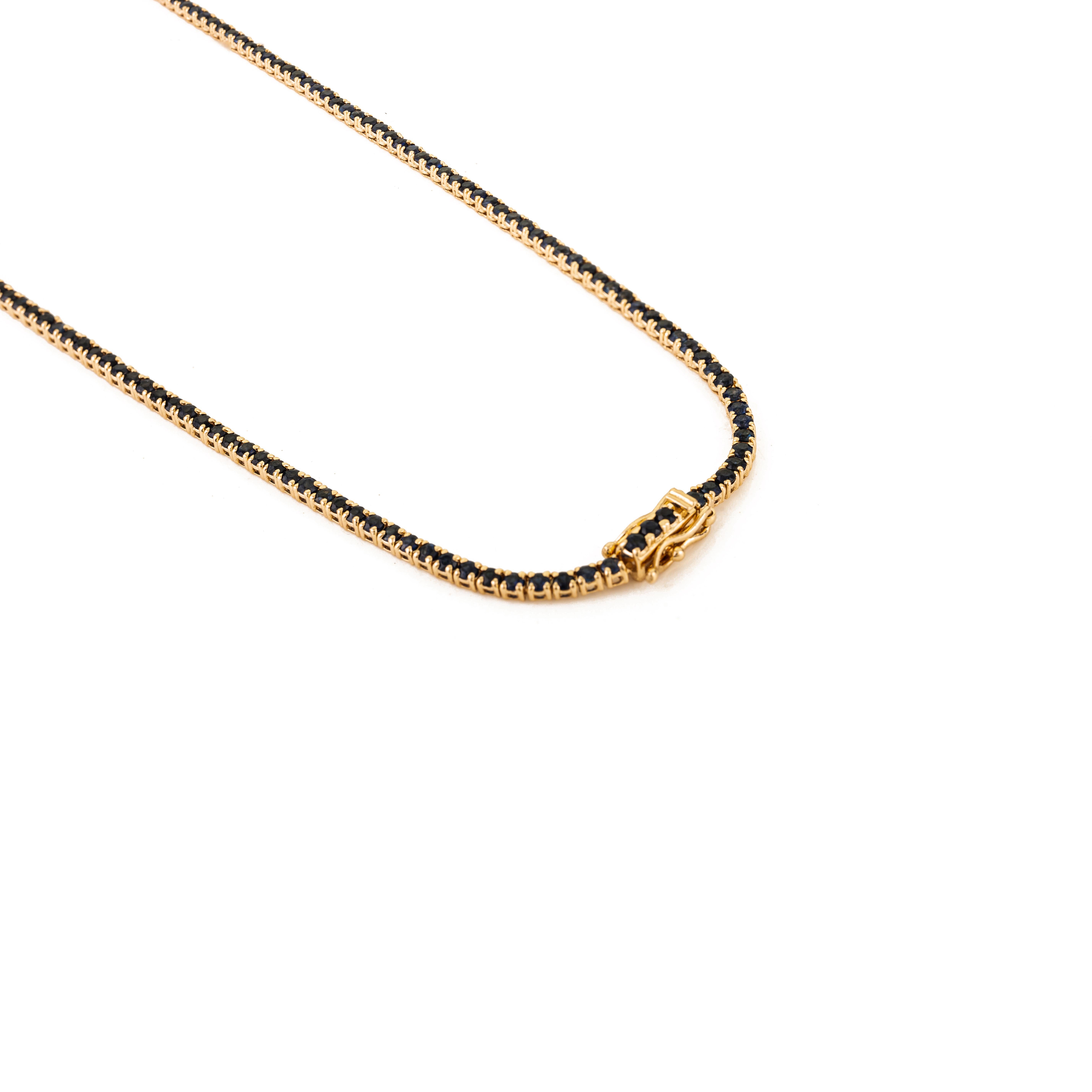 Moderne Collier de tennis moderne en or jaune 14K avec 9.46 Ct Round Deep Blue Sapphires en vente