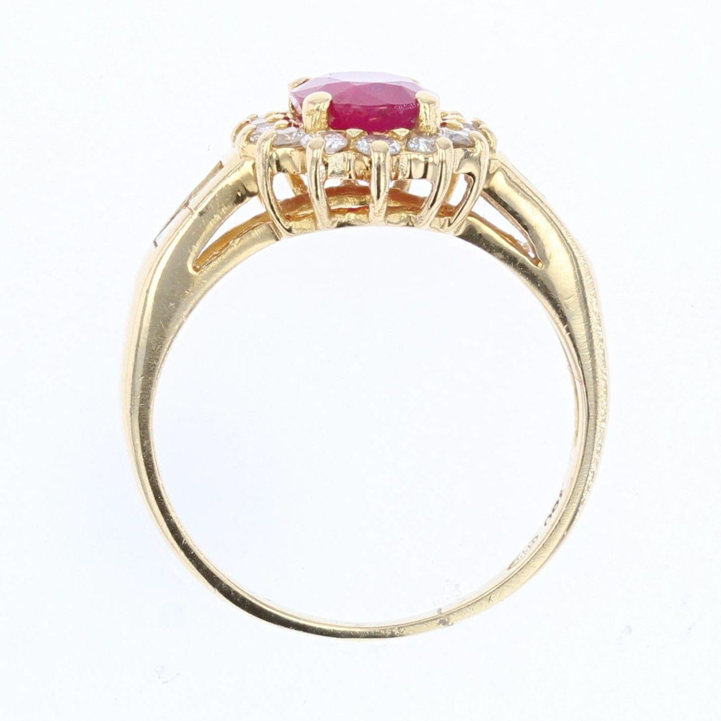 Modern 1.50 Carat Ruby Diamonds 18 Karat Yellow Gold Ring For Sale 8