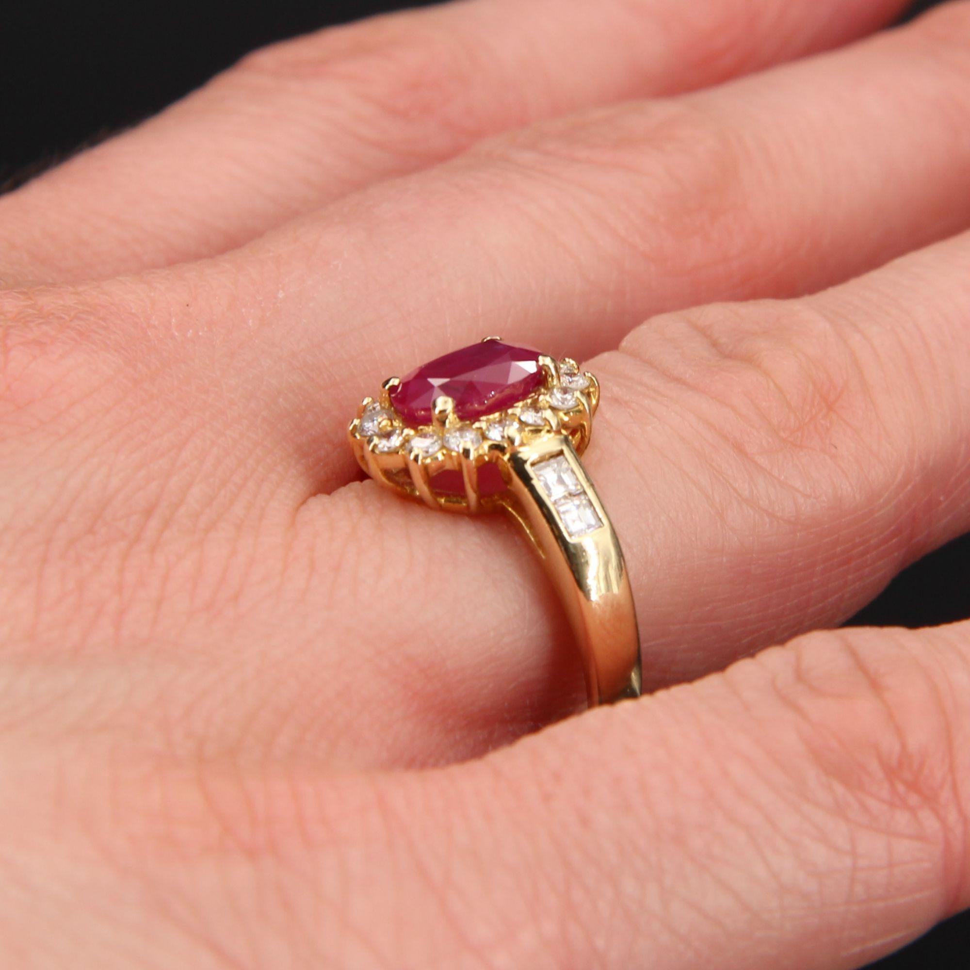 Modern 1.50 Carat Ruby Diamonds 18 Karat Yellow Gold Ring For Sale 9