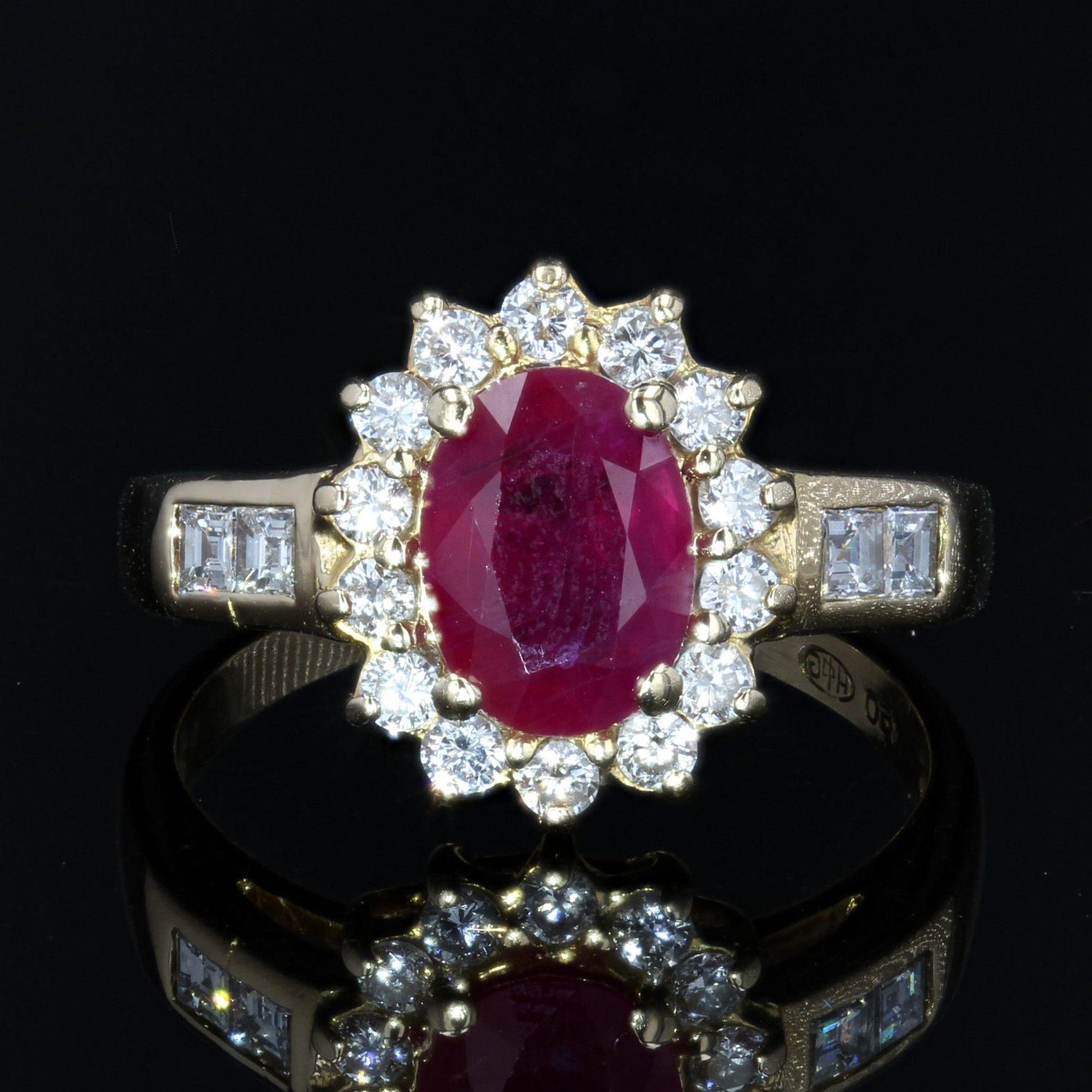Oval Cut Modern 1.50 Carat Ruby Diamonds 18 Karat Yellow Gold Ring For Sale