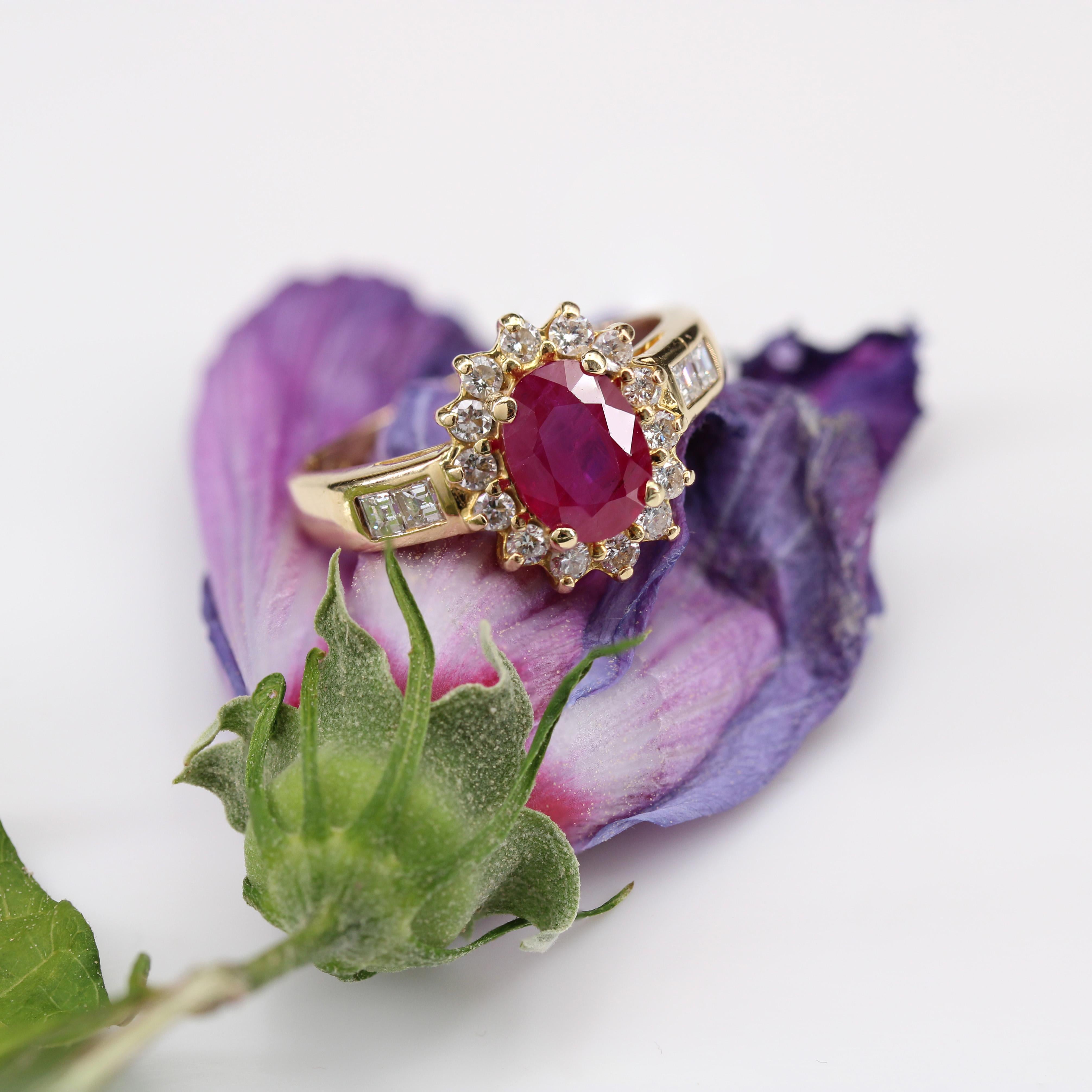 Women's Modern 1.50 Carat Ruby Diamonds 18 Karat Yellow Gold Ring For Sale
