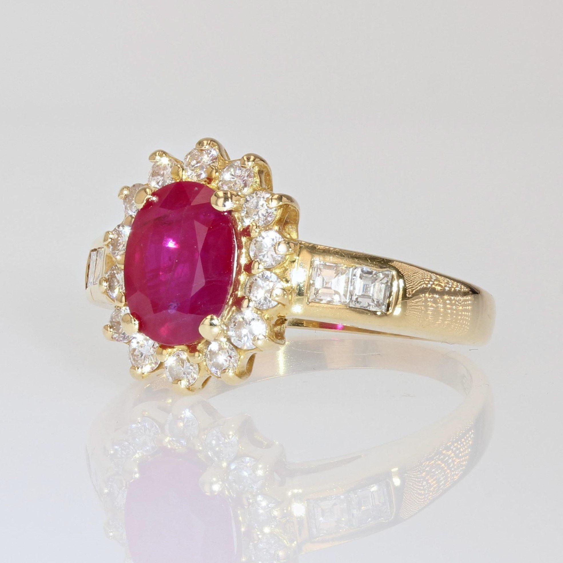 Modern 1.50 Carat Ruby Diamonds 18 Karat Yellow Gold Ring For Sale 2