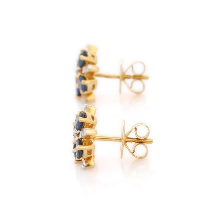 Clous d'oreilles en or jaune 18 carats avec saphir bleu et diamants à fleurs de 1,57 carat Pour femmes en vente