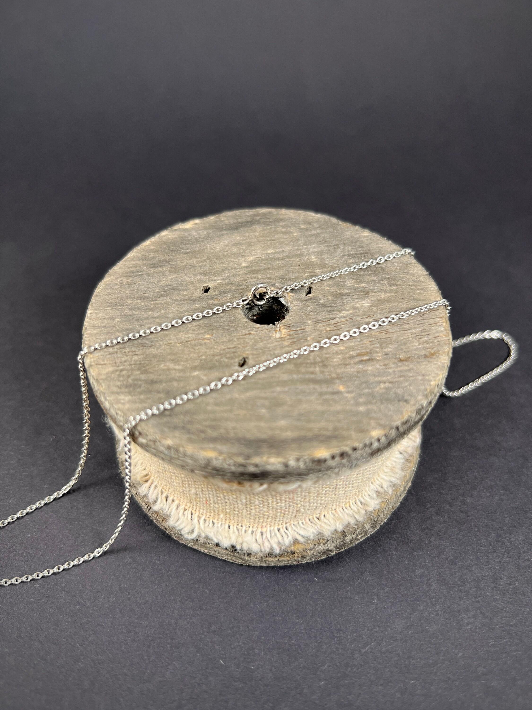Catena moderna da 16 3/4 di pollice con timbro in platino, A Link con chiusura ad anello con bullone In condizioni buone in vendita a Brighton, GB