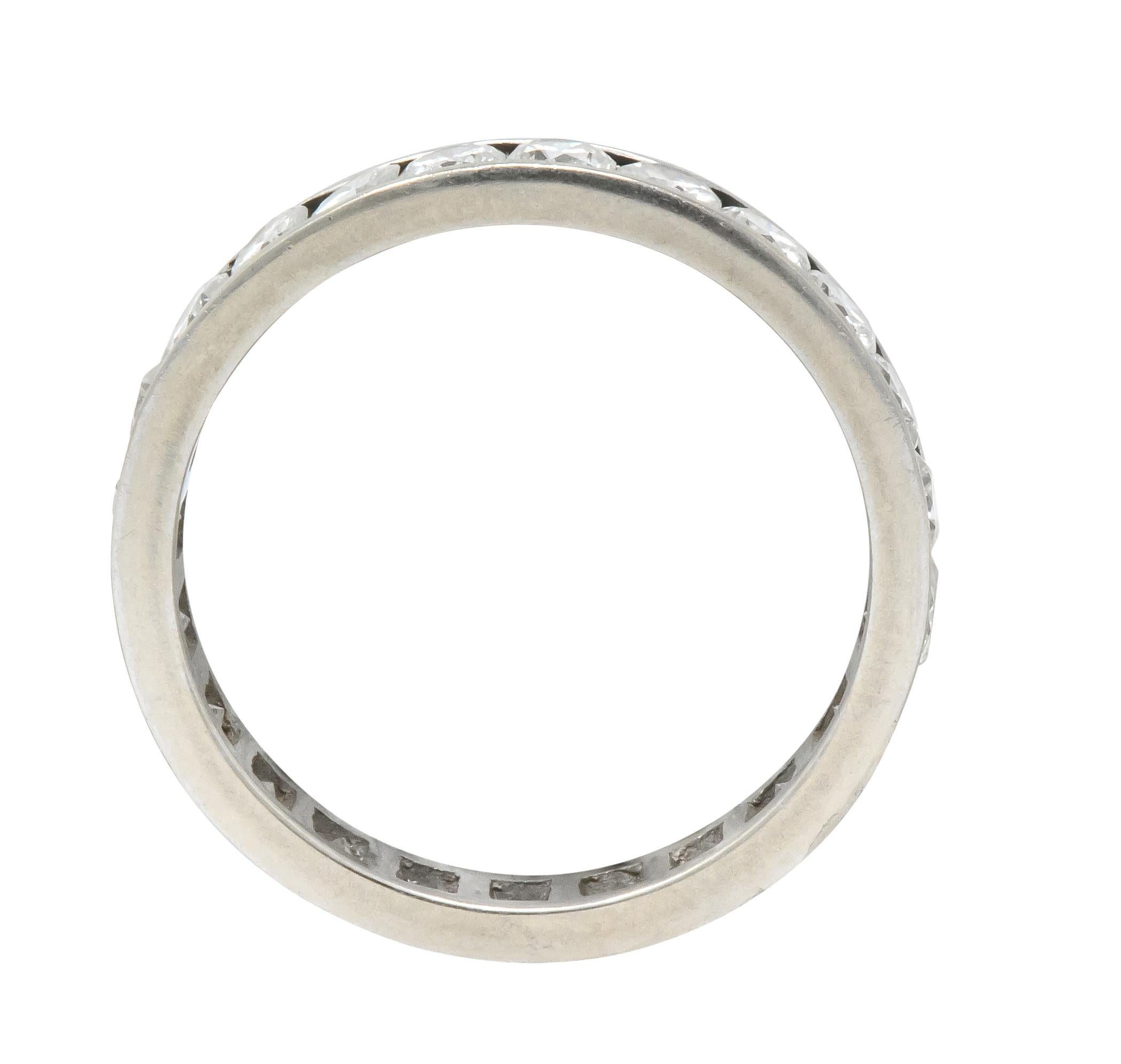 Moderner moderner 1,41 Karat Diamant 14 Karat Weißgold Eternity Stack Band Ring im Zustand „Hervorragend“ im Angebot in Philadelphia, PA