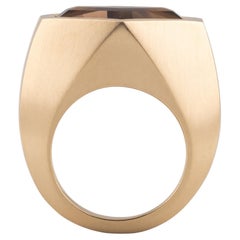 Modern 17 Carat Smoky Quartz 10 Karat Yellow Gold Men's Ring