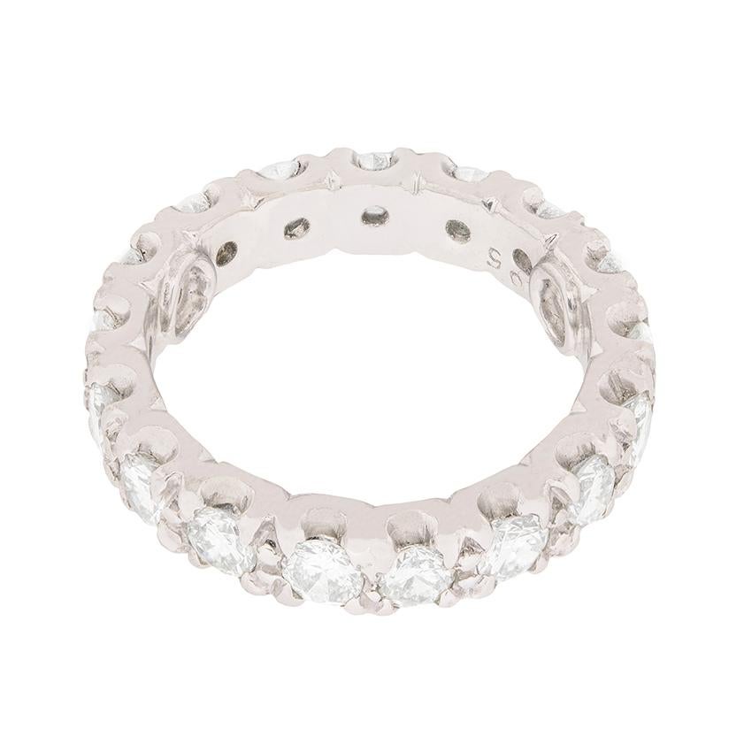 Anello moderno a eternità con diamante da 1,70 carati In condizioni buone in vendita a London, GB