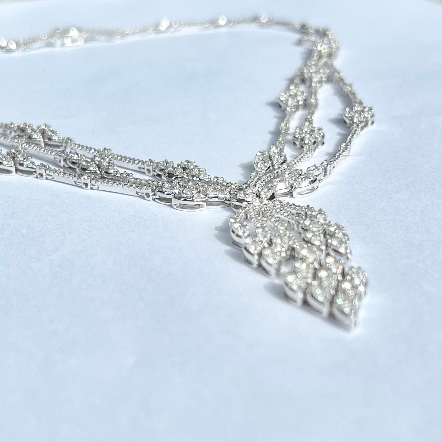 Round Cut Modern 18 Carat White Gold and Diamond Encrusted Pendant Necklace