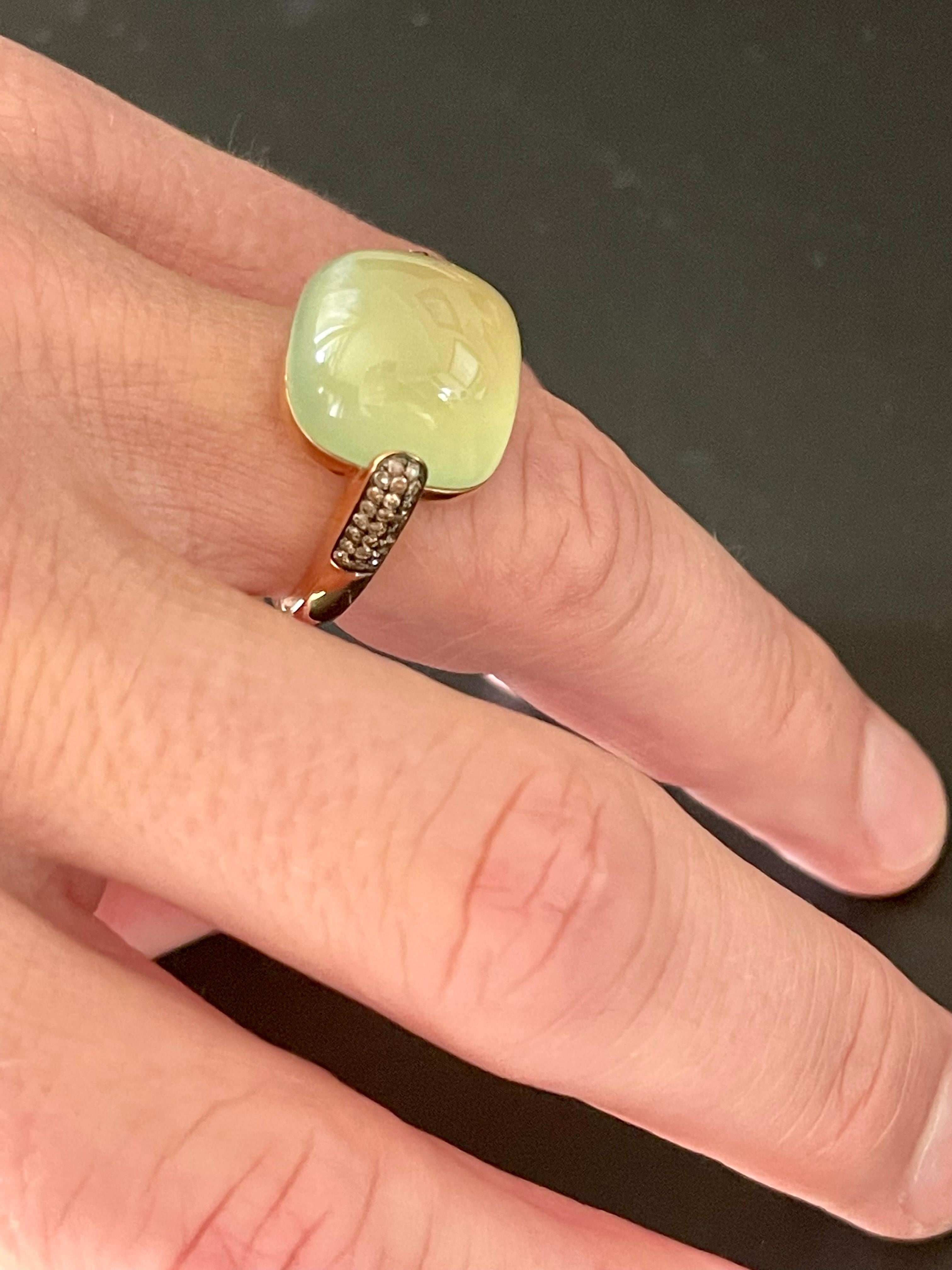 Modern 18 K Rose Gold Ring with Prehnite and Champagne Diaomods In New Condition For Sale In Zurich, Zollstrasse