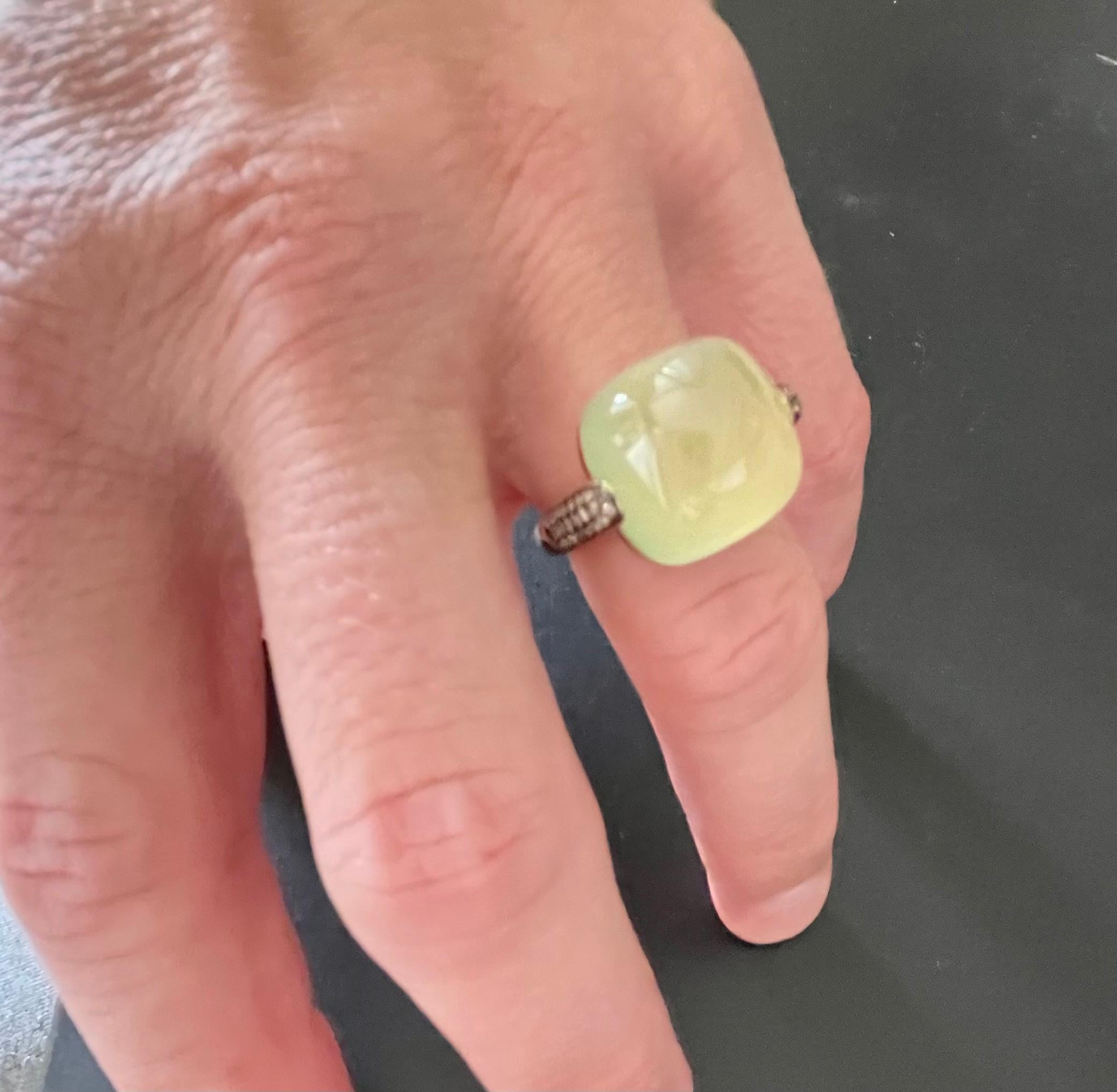 Modern 18 K Rose Gold Ring with Prehnite and Champagne Diaomods For Sale 1