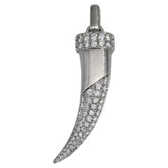 Pendentif moderne en or 18 carats avec un diamant de 1,25 carat en forme de Horn