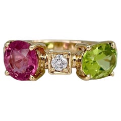 Bague moderne en or 18 carats Tourmaline 1,30 carat Péridot Diamant