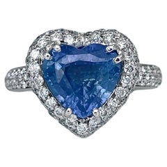 Anillo moderno de oro de 18 quilates con zafiro talla corazón de 2,70 quilates y diamante de 0,55 quilates