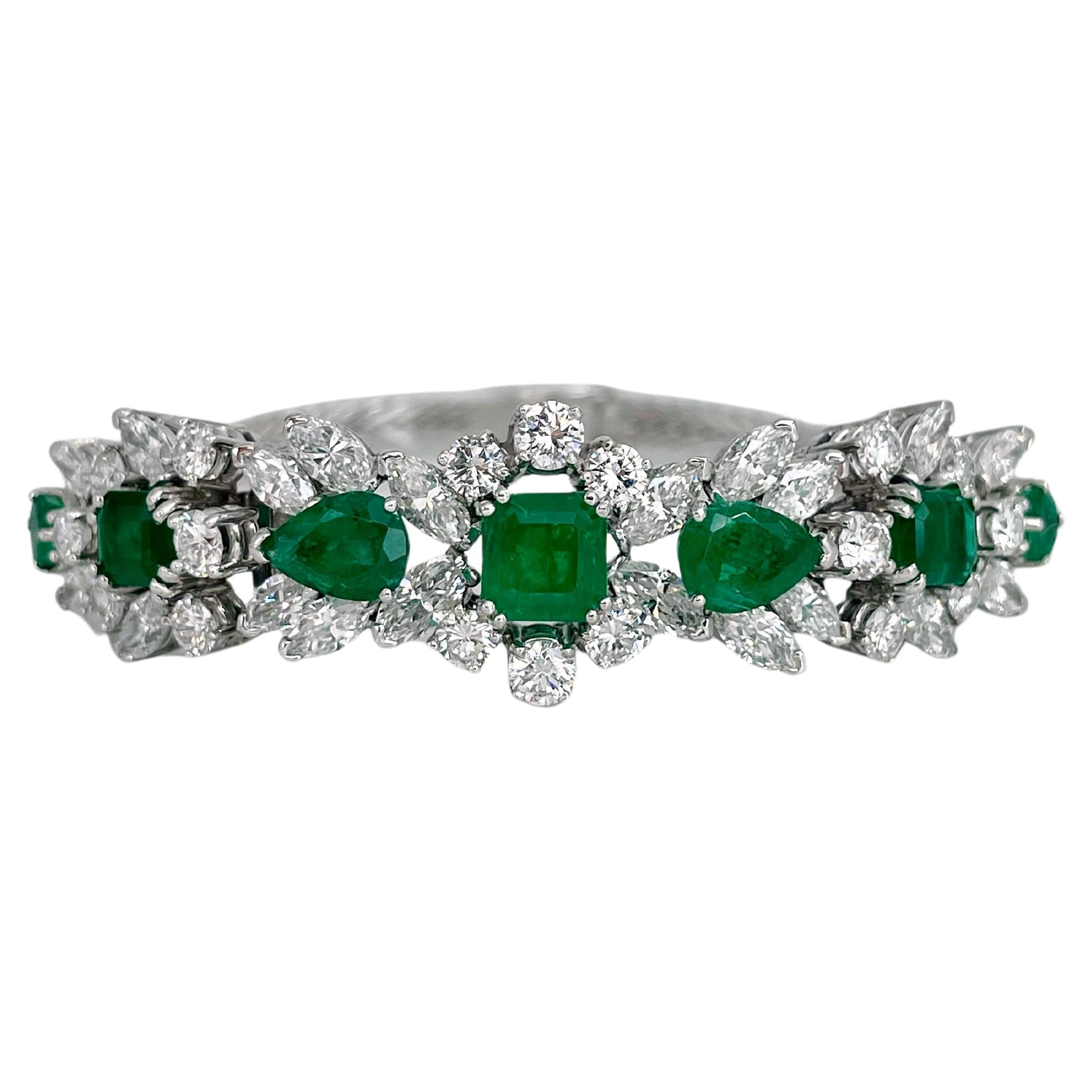 Bracelet moderne en or 18 carats 3,55 carats d'émeraude 4,30 carats de diamant en vente