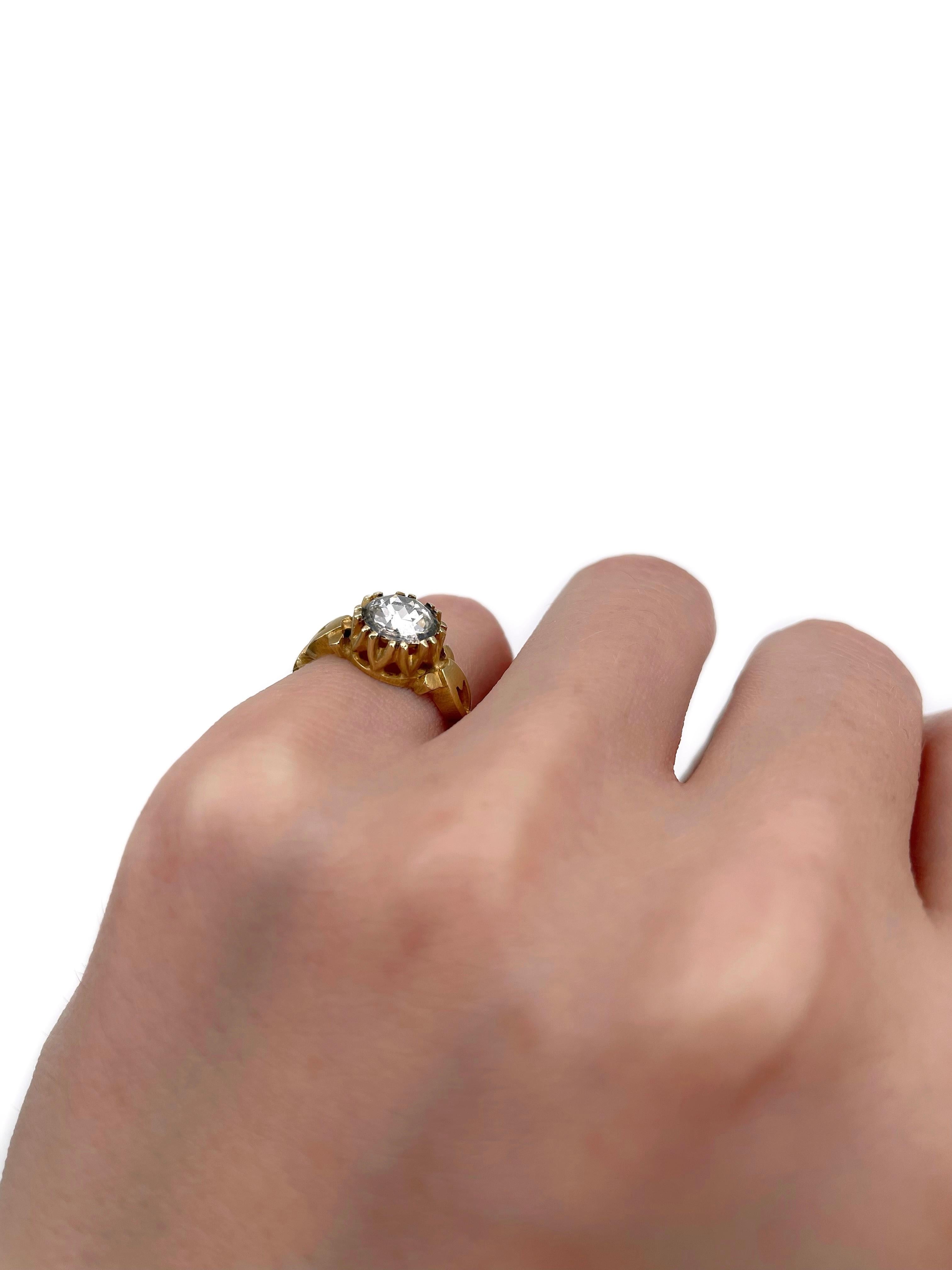 Moderne Bague solitaire moderne en or 18 carats avec diamant taillé en rose en vente
