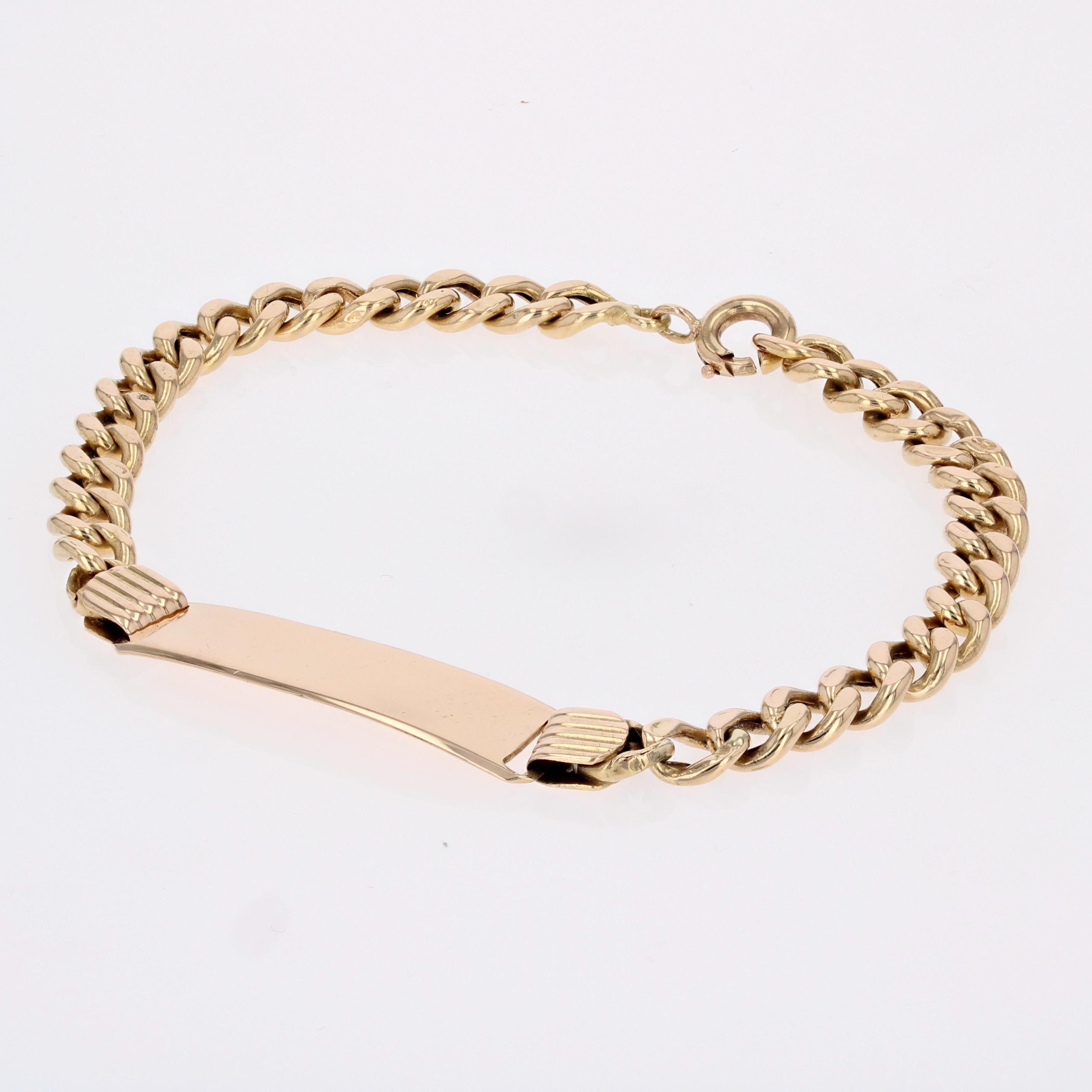 Brazalete moderno de oro rosa de 18 quilates con cadena de bordillo y placa personalizada Moderno en venta