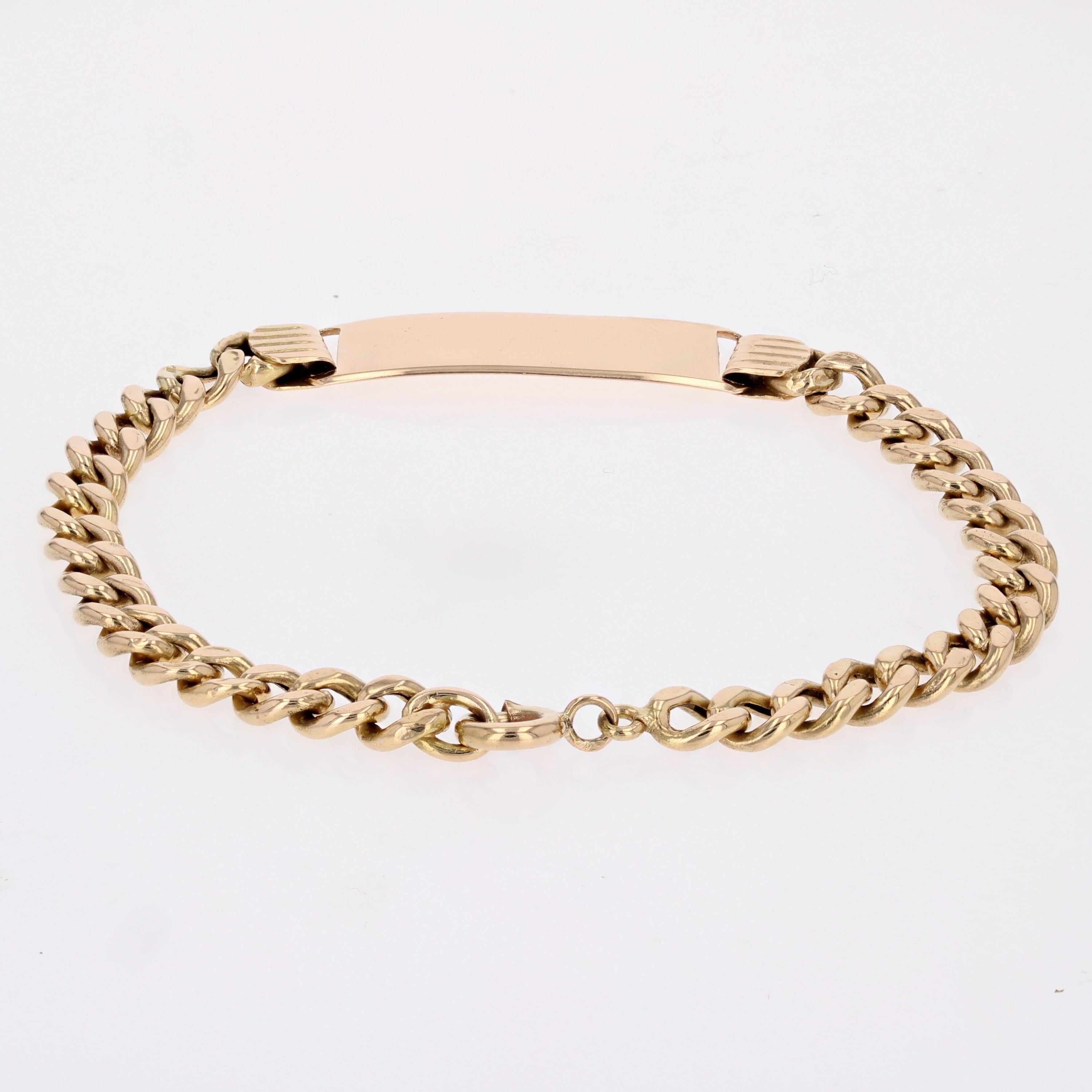 Brazalete moderno de oro rosa de 18 quilates con cadena de bordillo y placa personalizada en venta 2