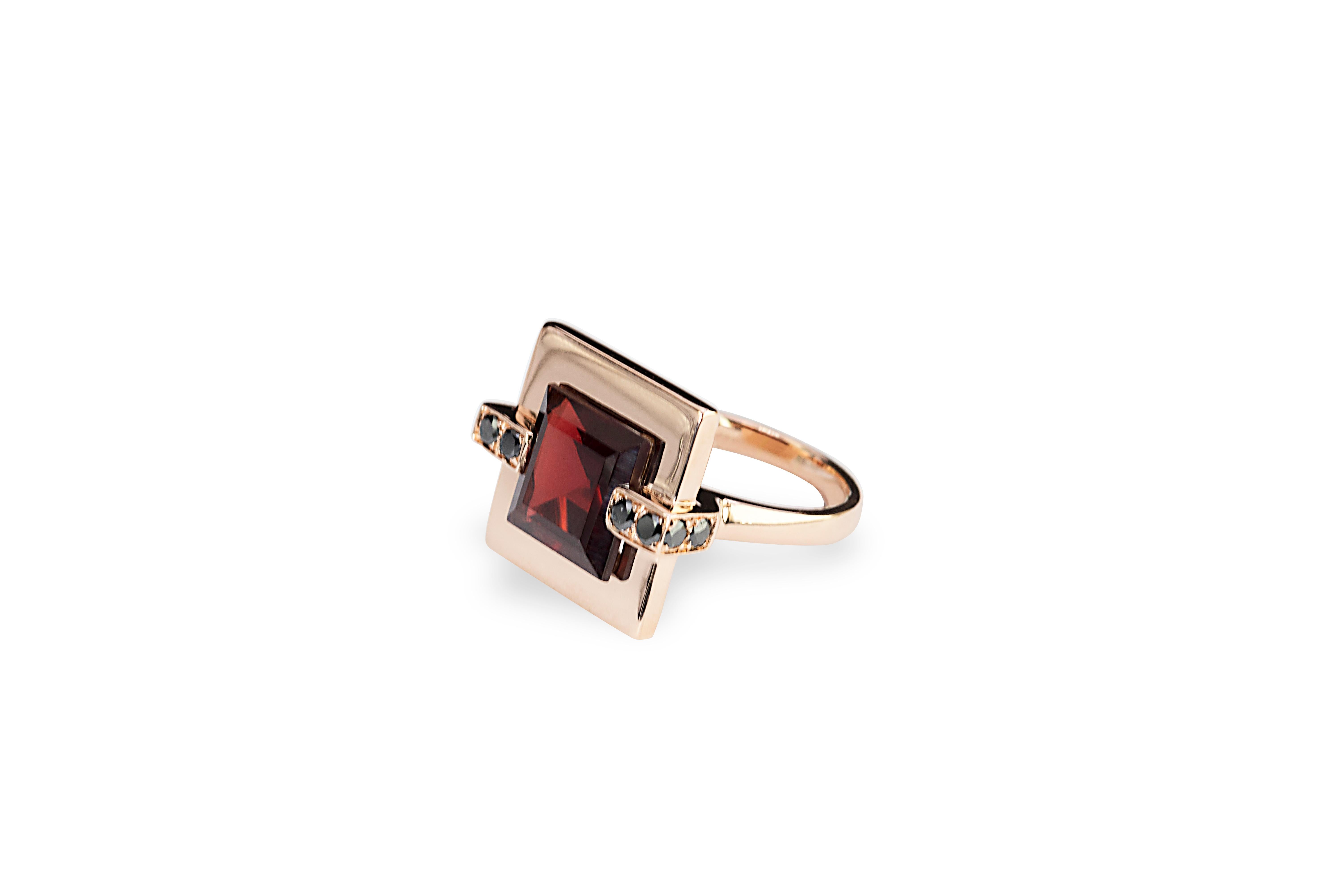 Women's or Men's Rossella Ugolini Modern 18K Gold Garnet Black Diamonds Cocktail Design Ring For Sale