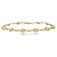 Modern 18 Karat Solid Yellow Gold Mounted Peridot Gemstone Link Chain Bracelet