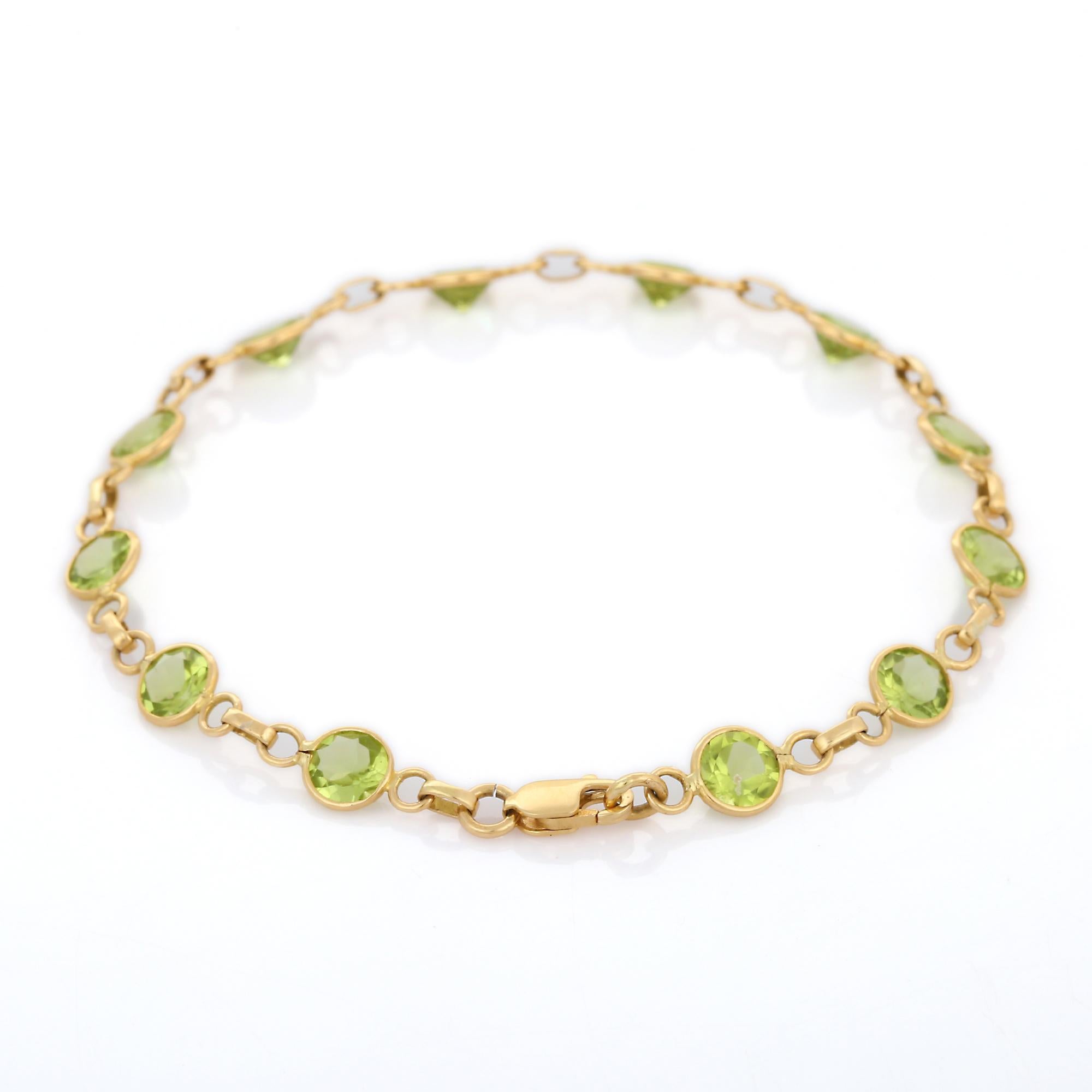 Modern 18 Karat Solid Yellow Gold Mounted Peridot Gemstone Link Chain Bracelet In New Condition For Sale In Houston, TX