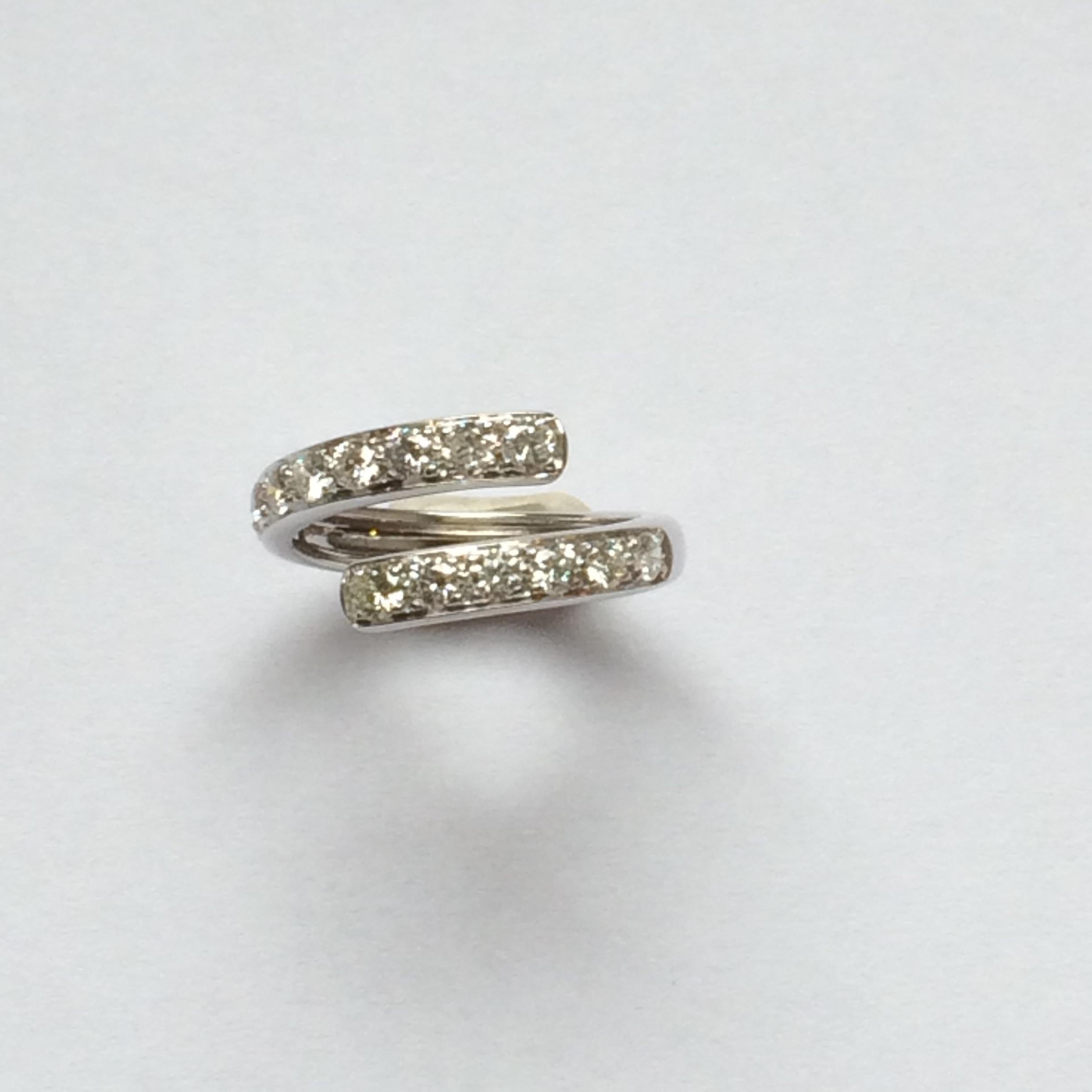 Modern 18 Karat White Gold 0.42 Carat white Diamonds Engagement Design Ring For Sale 4