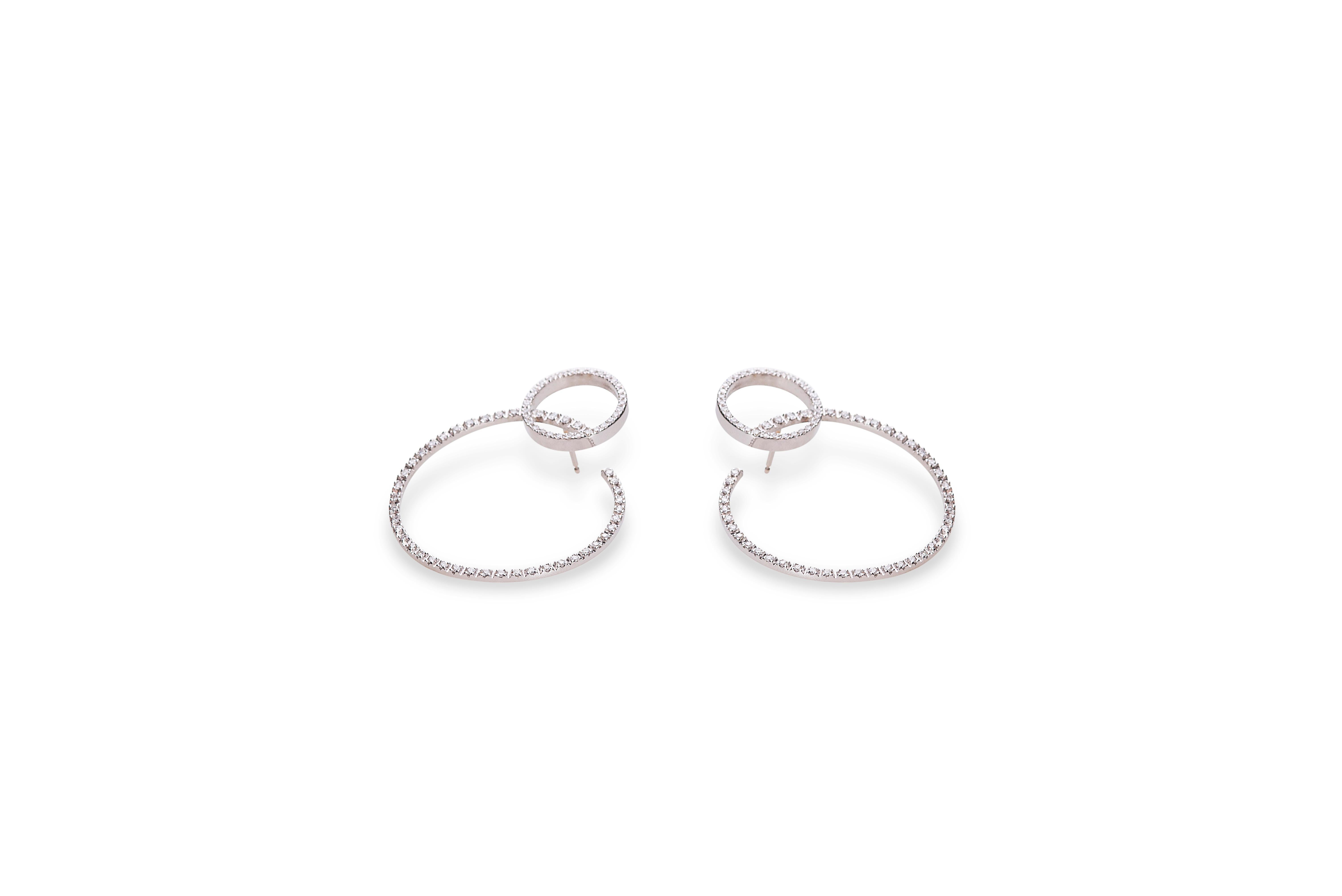 Modern 18 Karat White Gold 0.51 Karat G Color VS1 White Diamonds Design Earrings For Sale 3