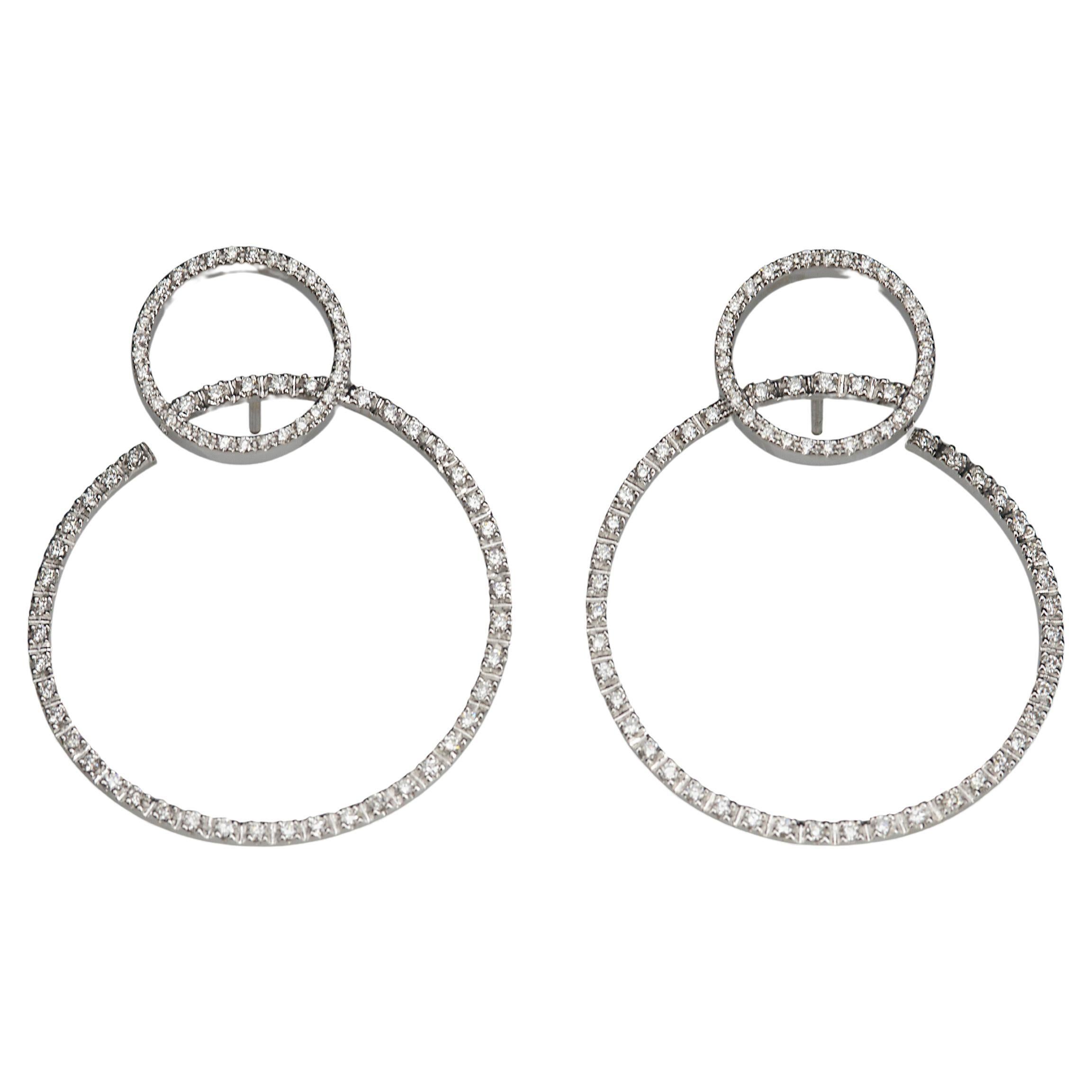 Modern 18 Karat White Gold 0.51 Karat G Color VS1 White Diamonds Design Earrings For Sale