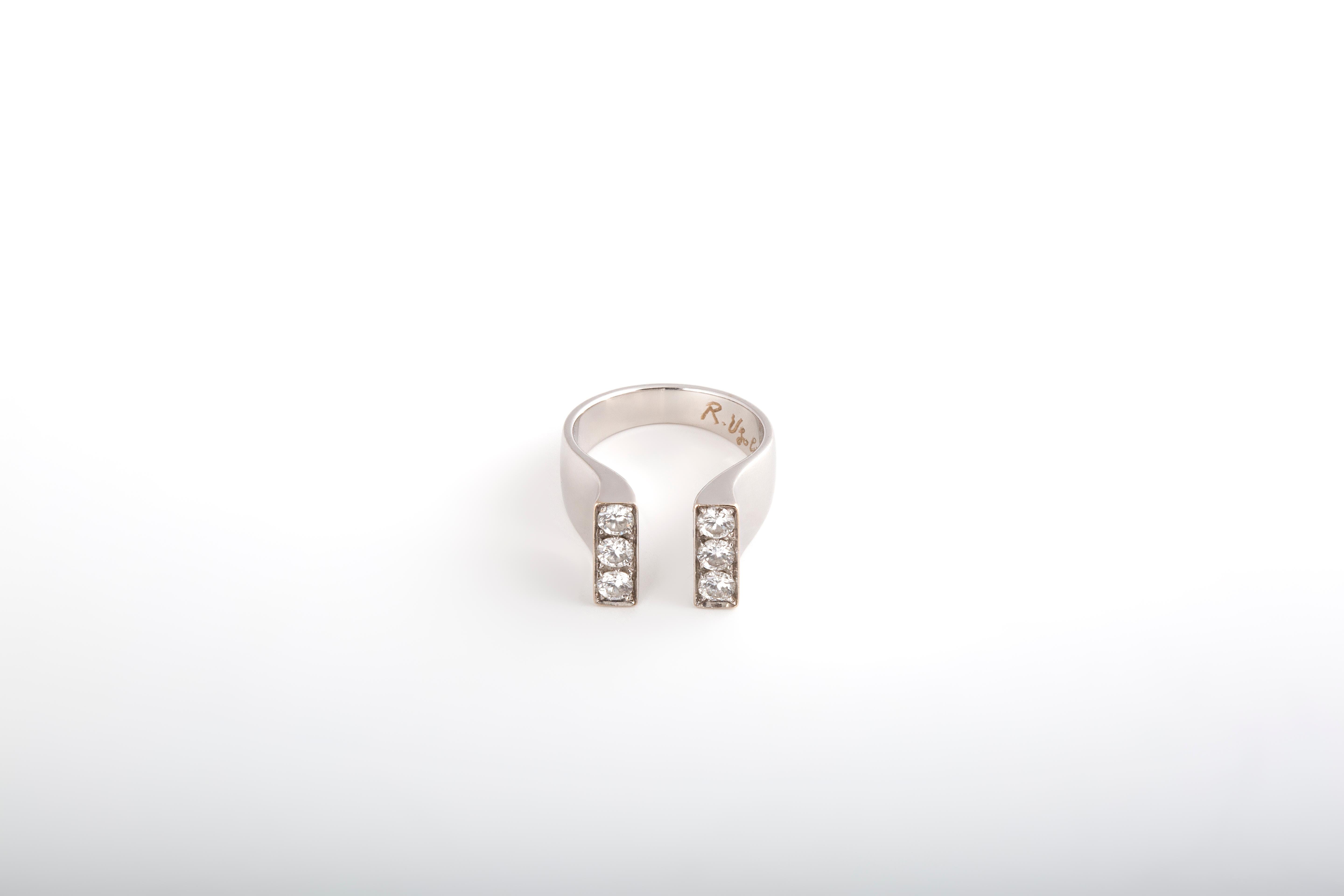 Zeitgenössischer Ring aus 18 Karat Weißgold mit 0,54 Karat weißen Diamanten im Unisex-Design (Brillantschliff) im Angebot
