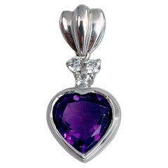 Pendentif moderne en or blanc 18 carats avec améthyste taille cœur de 1,30 carat
