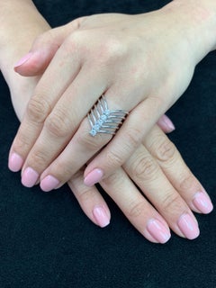 Modern 18 Karat White Gold 5-Stone Diamond Wave Ring