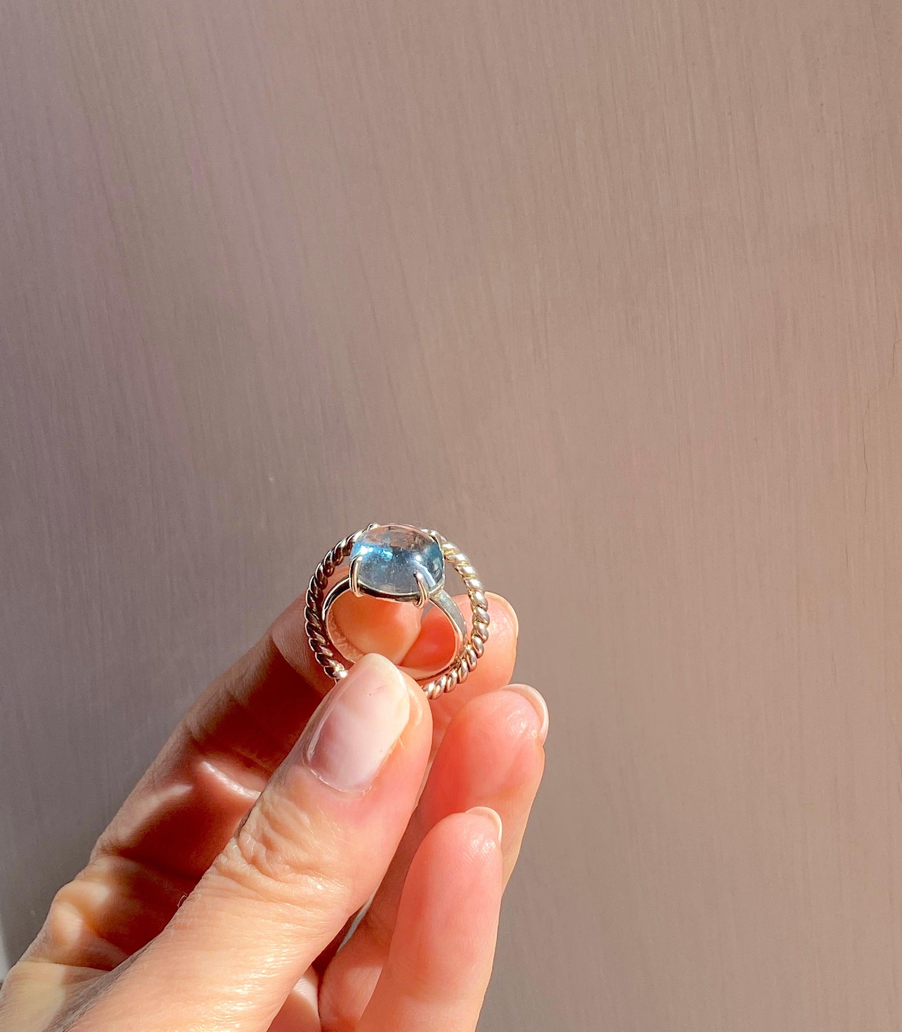 Modern 18 Karat White Gold Blue Cabochon Topaz Handcrafted Cocktail Ring For Sale 5