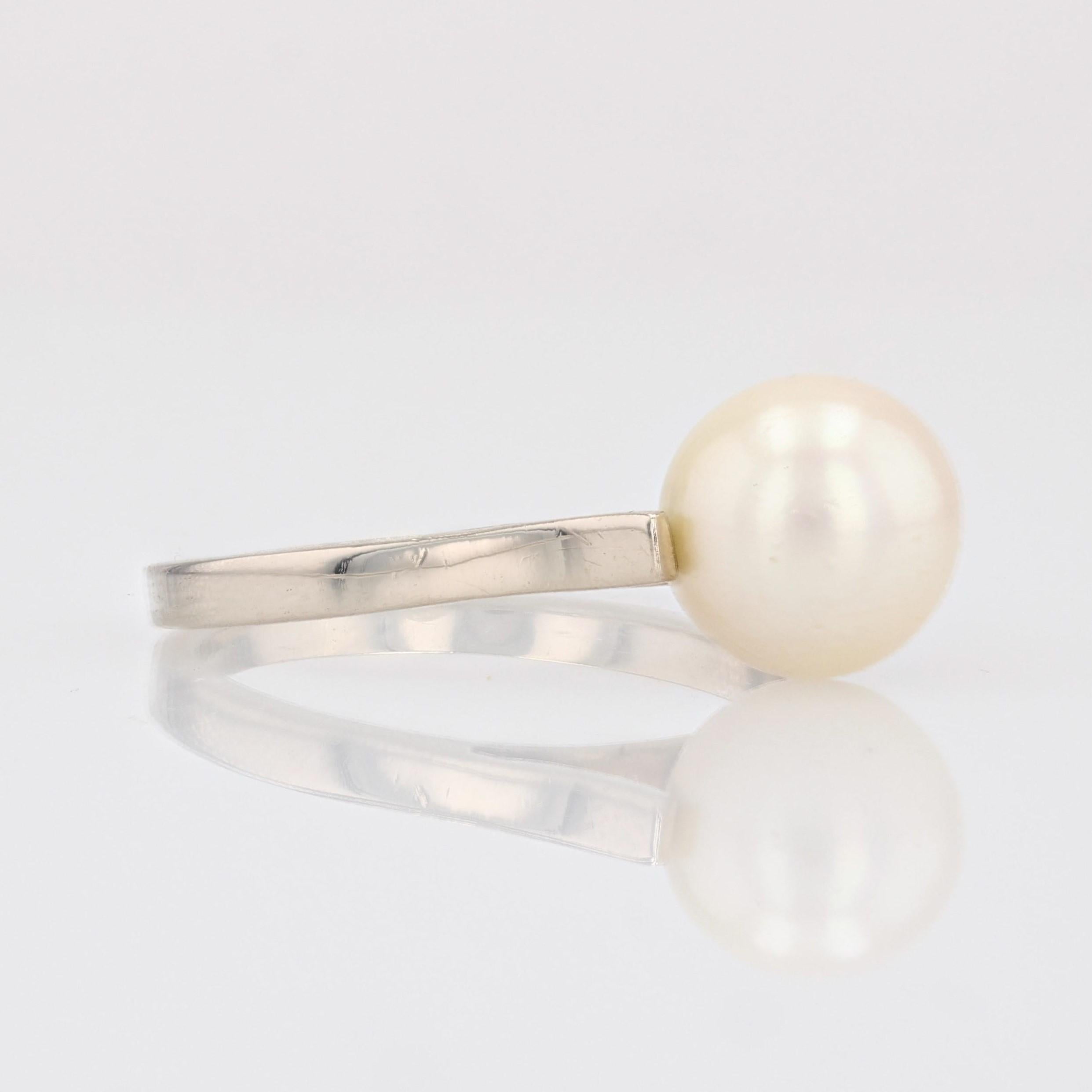 Modern 18 Karat White Gold Cultured Pearl Solitaire Ring In Good Condition For Sale In Poitiers, FR